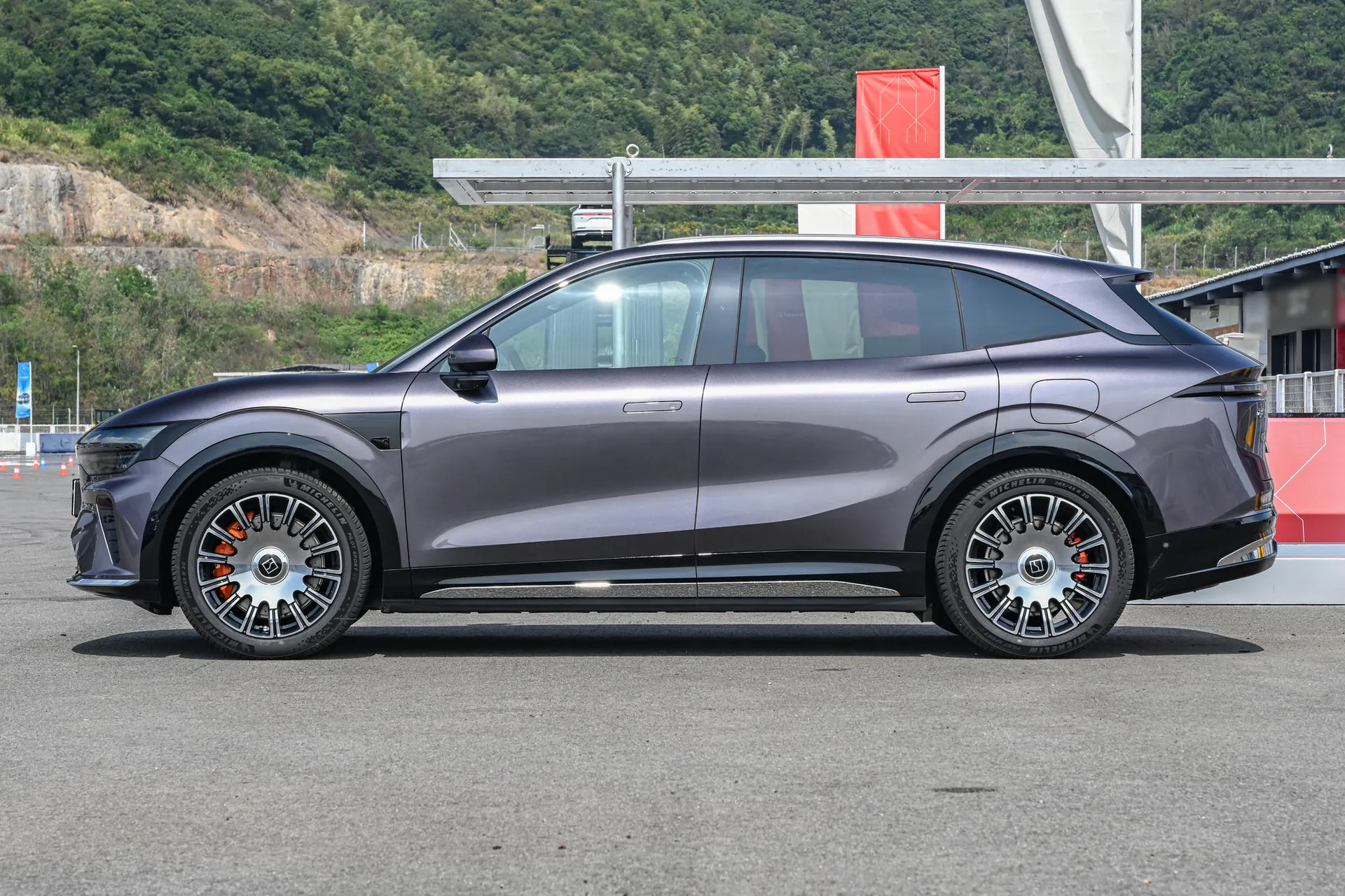  7X 103kWh AWD Ultra
