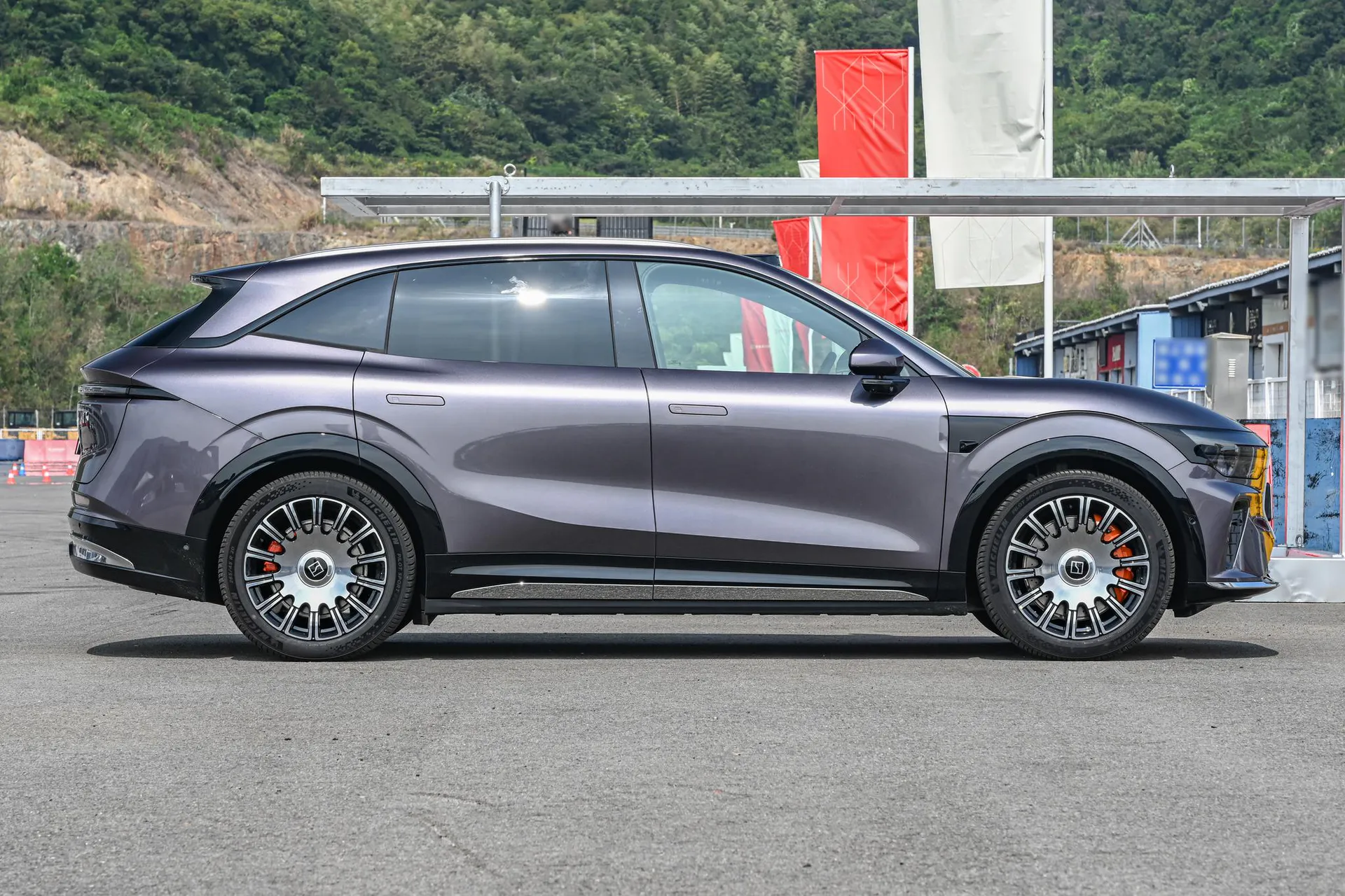  7X 103kWh AWD Ultra