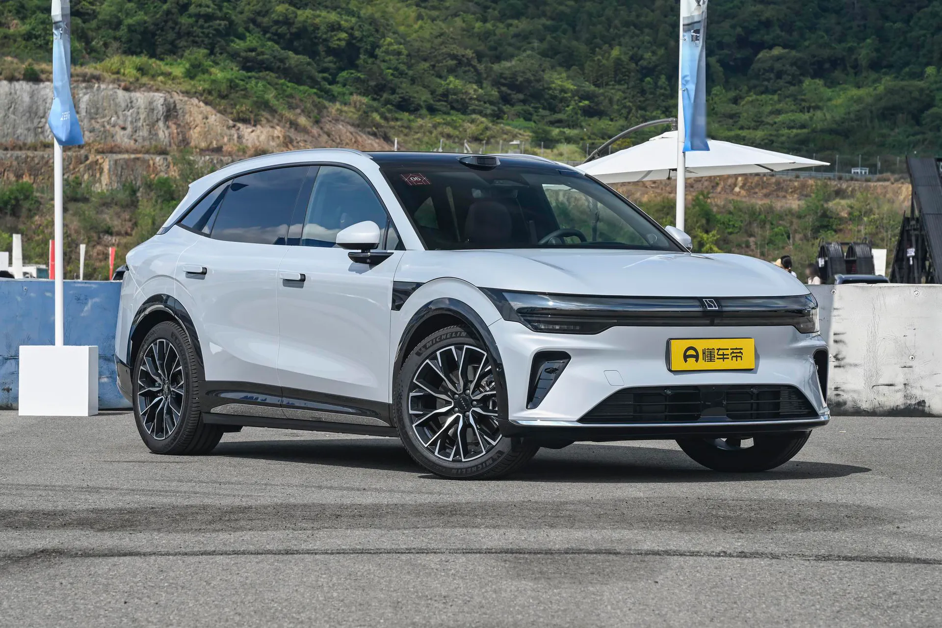  7X 103kWh AWD Ultra