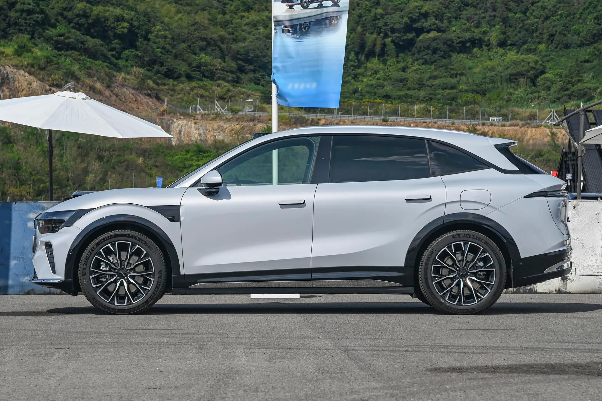  7X 103kWh AWD Ultra