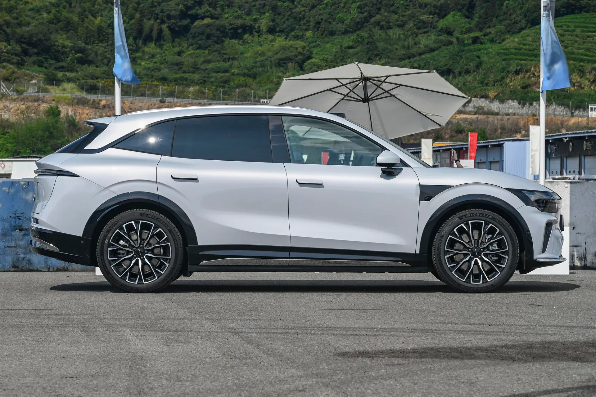  7X 103kWh AWD Ultra