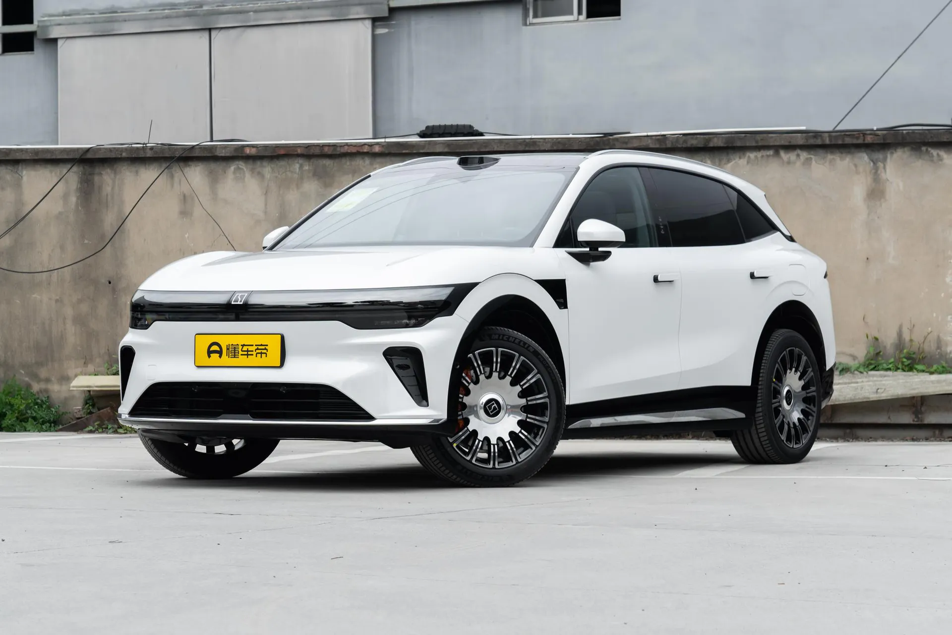  7X 103kWh AWD Ultra