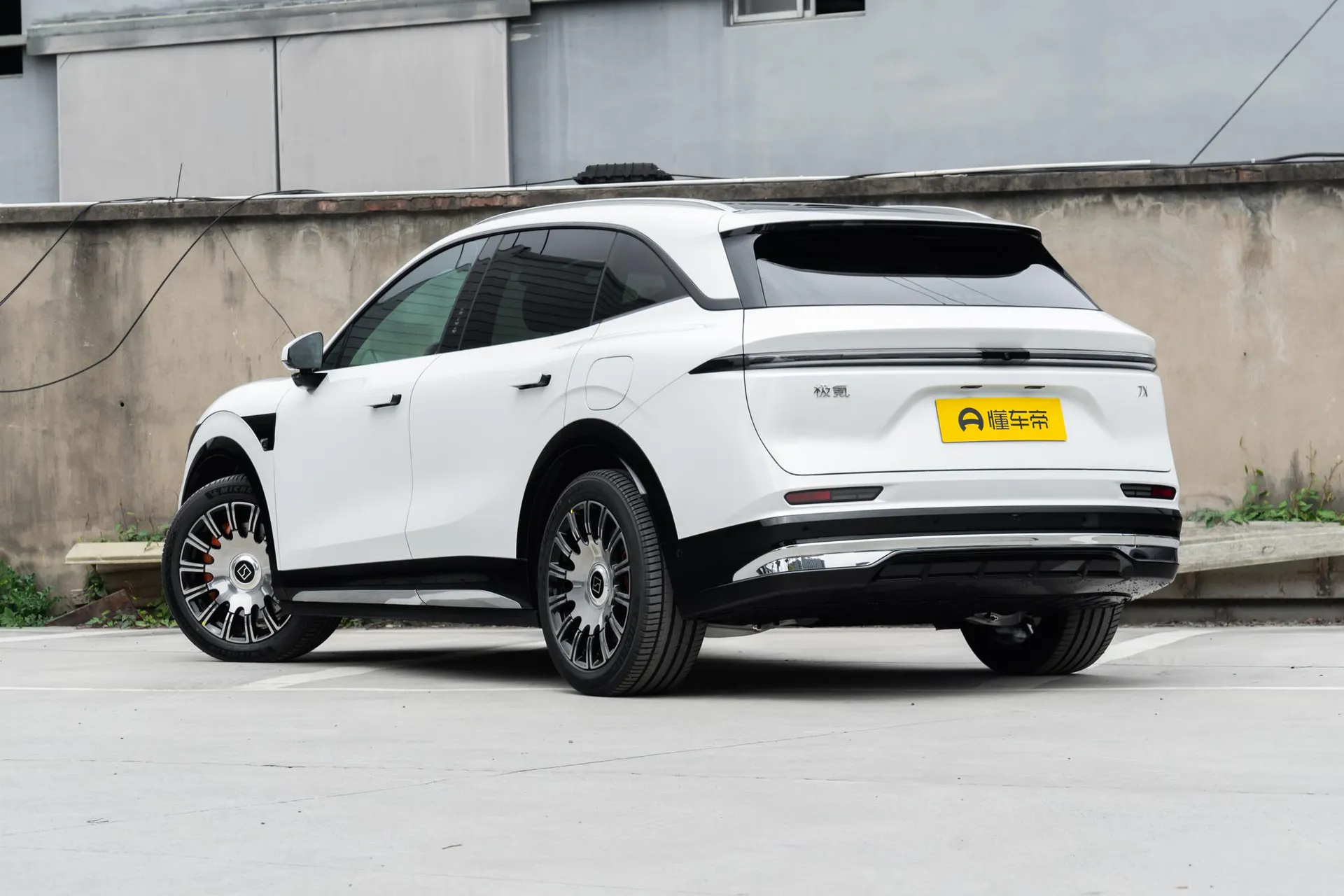  7X 103kWh AWD Ultra
