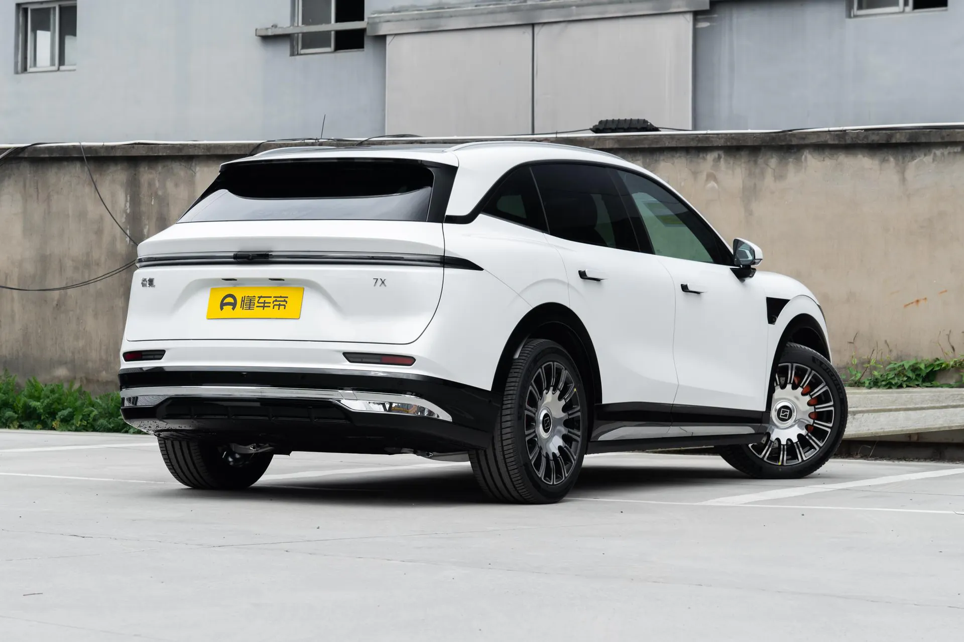  7X 103kWh AWD Ultra
