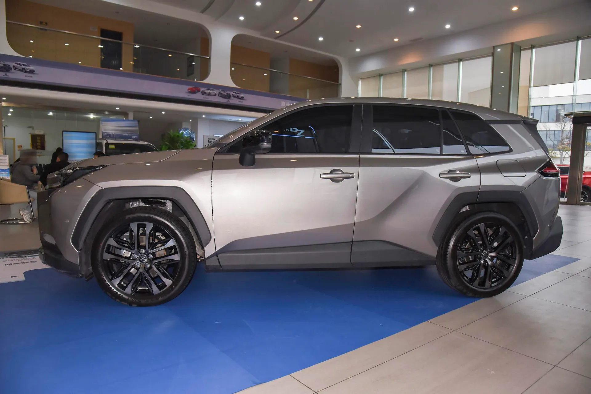  RAV4 Dual Engine 2.5L AWD Flagship