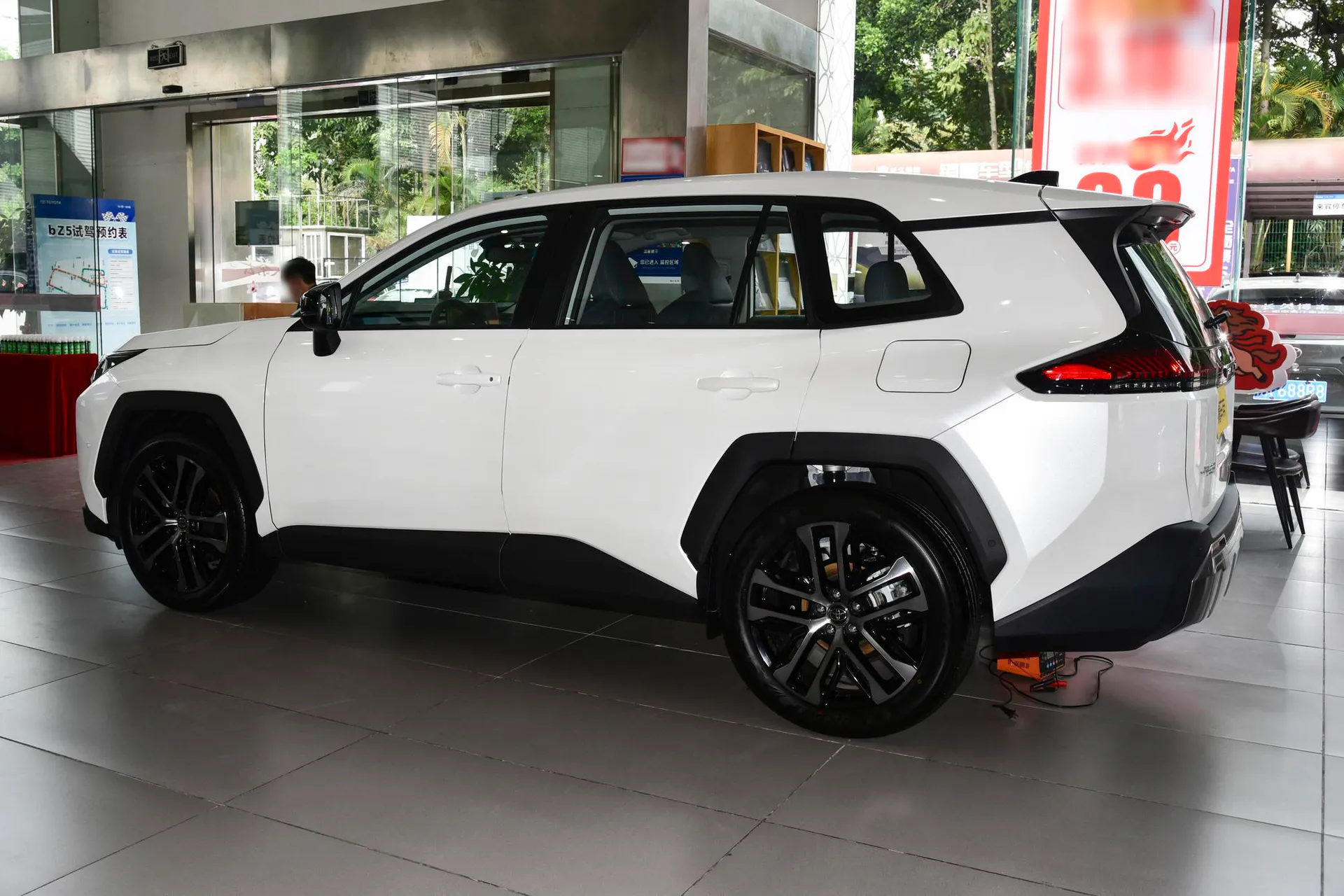  RAV4 Dual Engine 2.5L AWD Flagship