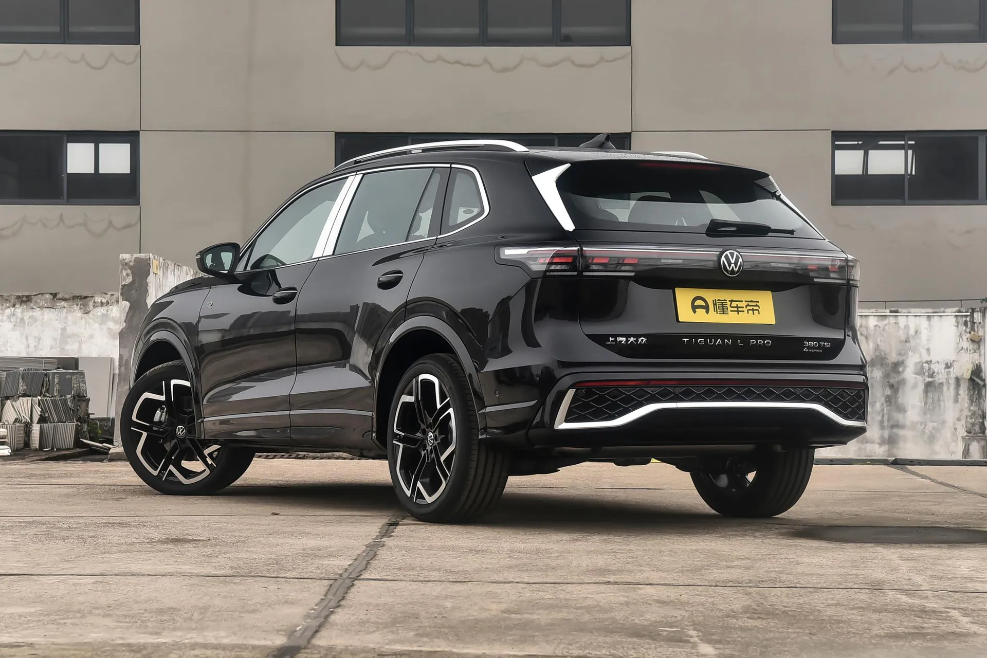  Tiguan L Pro 380 TSI AWD R-Line Smart Premium