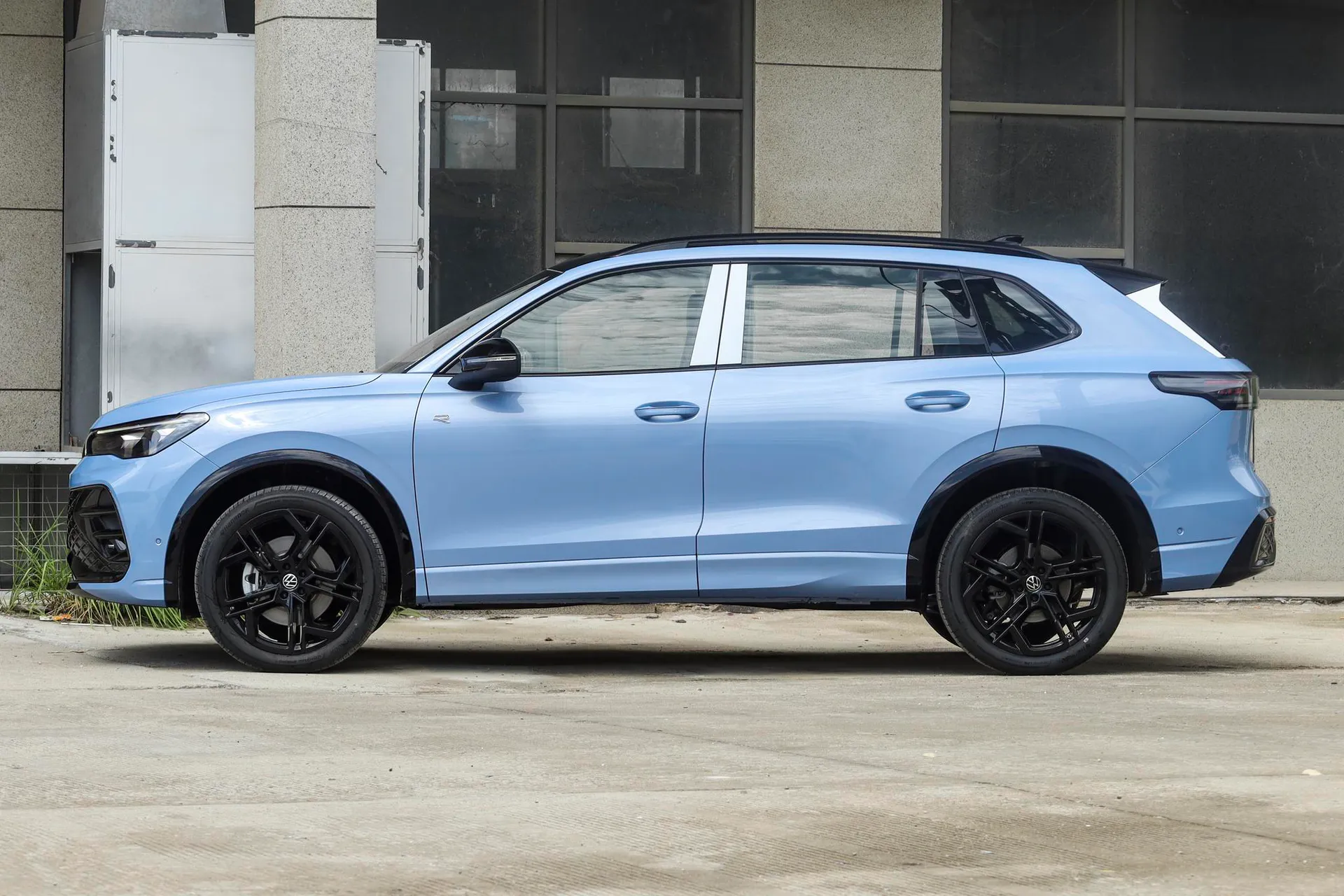  Tiguan L Pro 380 TSI AWD R-Line Smart Premium