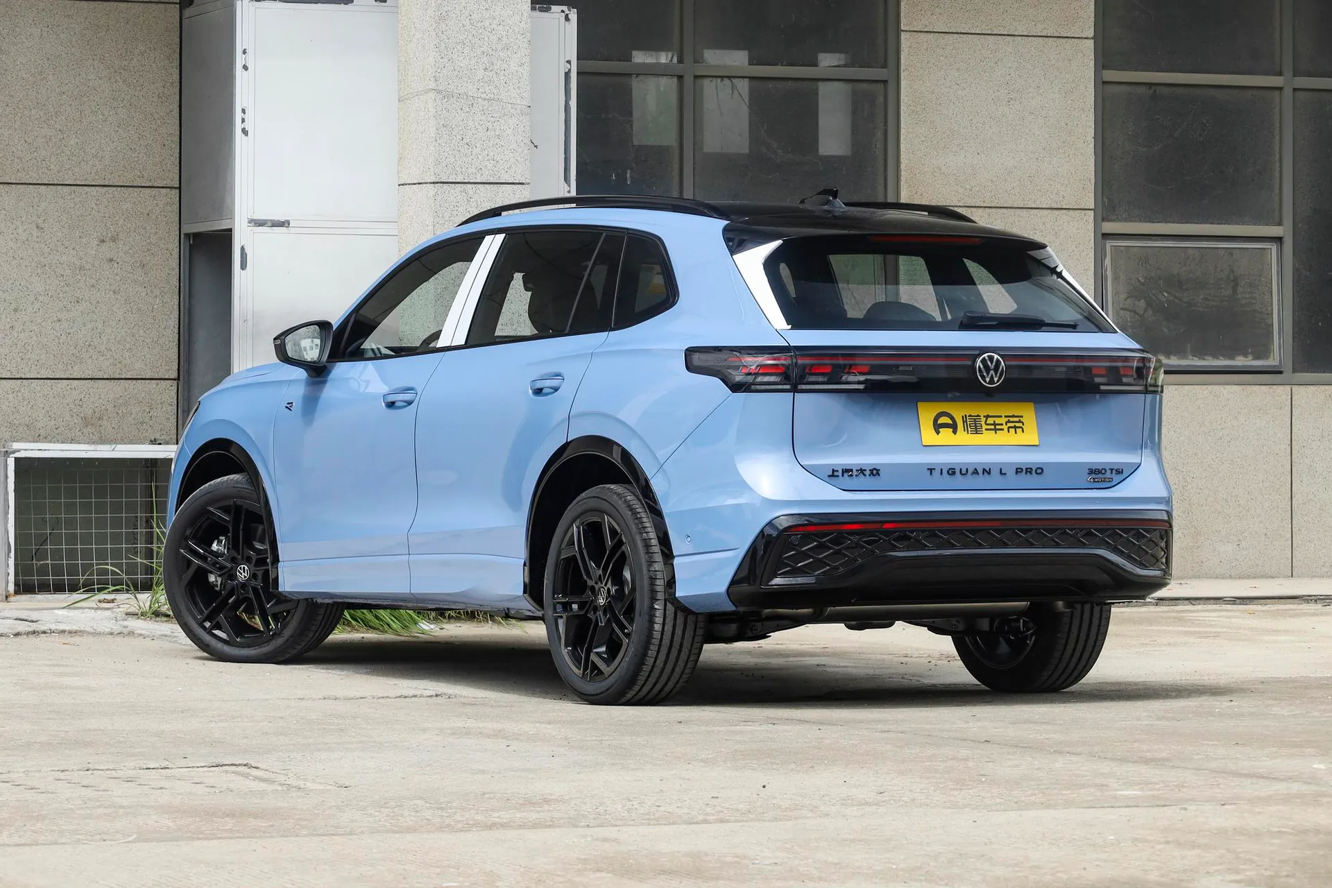  Tiguan L Pro 380 TSI AWD R-Line Smart Premium