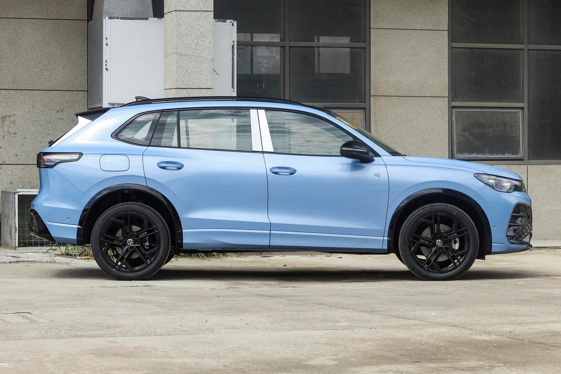  Tiguan L Pro 380 TSI AWD R-Line Smart Premium
