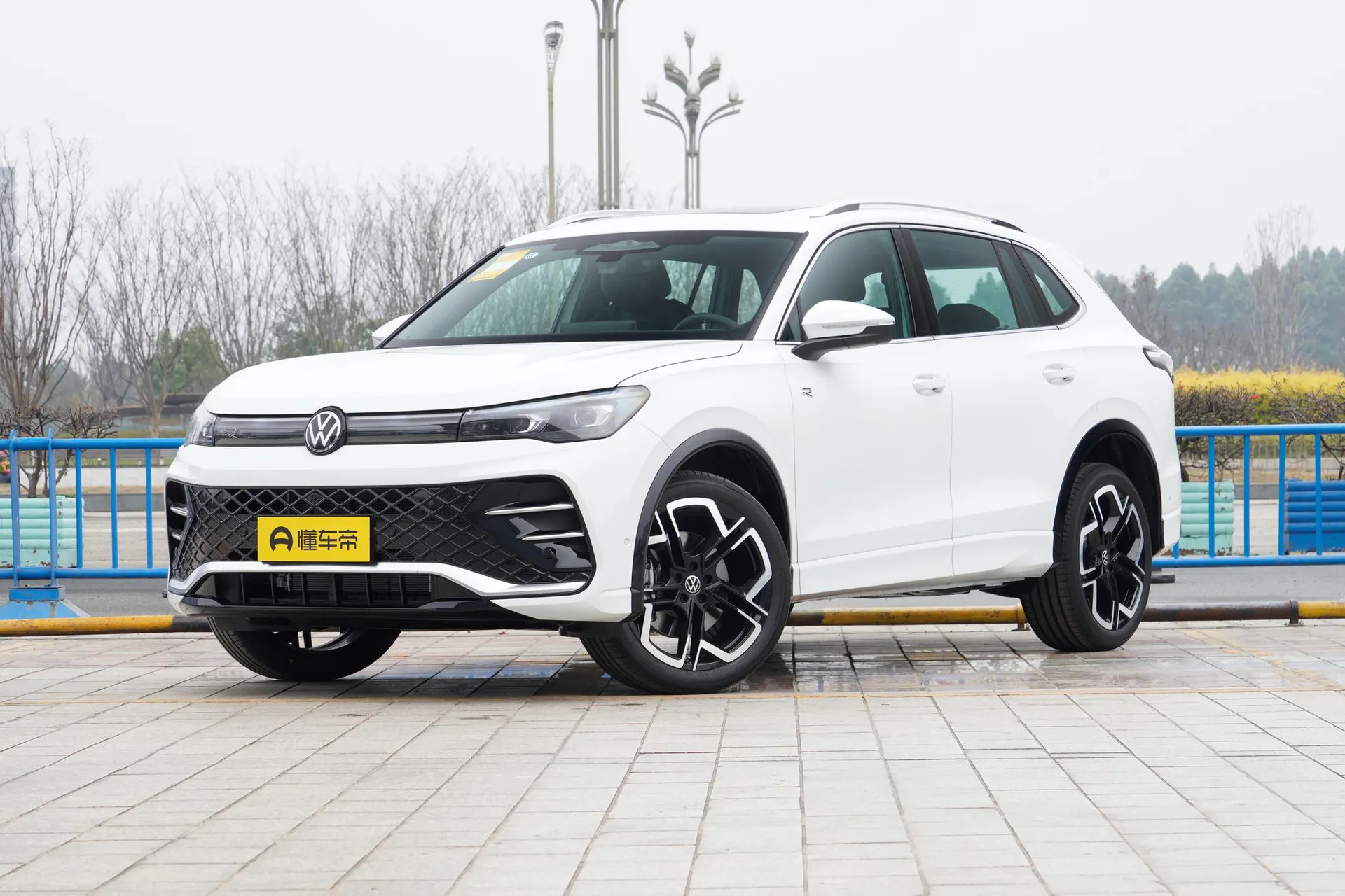  Tiguan L Pro 380 TSI AWD R-Line Smart Premium