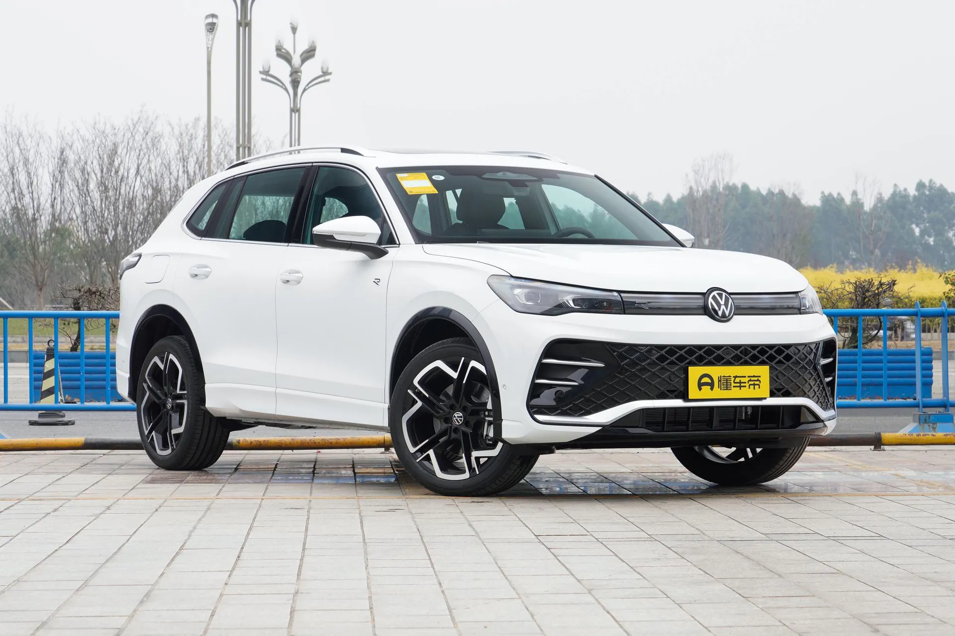  Tiguan L Pro 380 TSI AWD R-Line Smart Premium