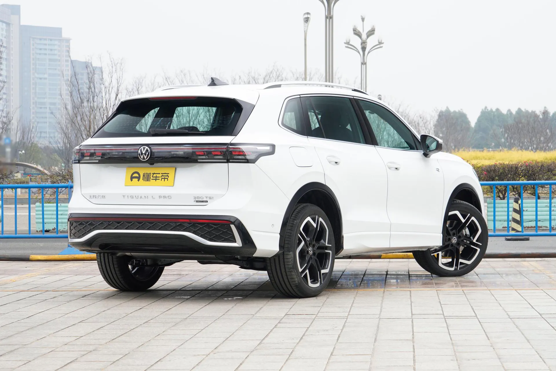  Tiguan L Pro 380 TSI AWD R-Line Smart Premium