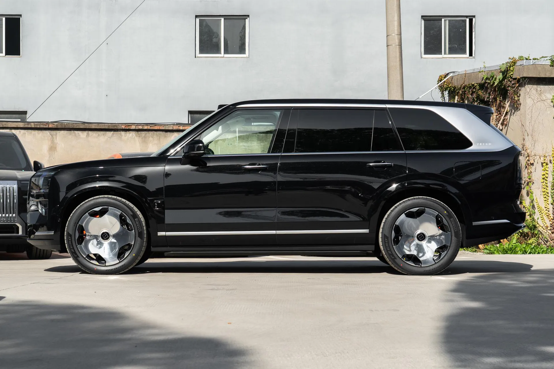  9X Hyper 70kWh Six-Seater