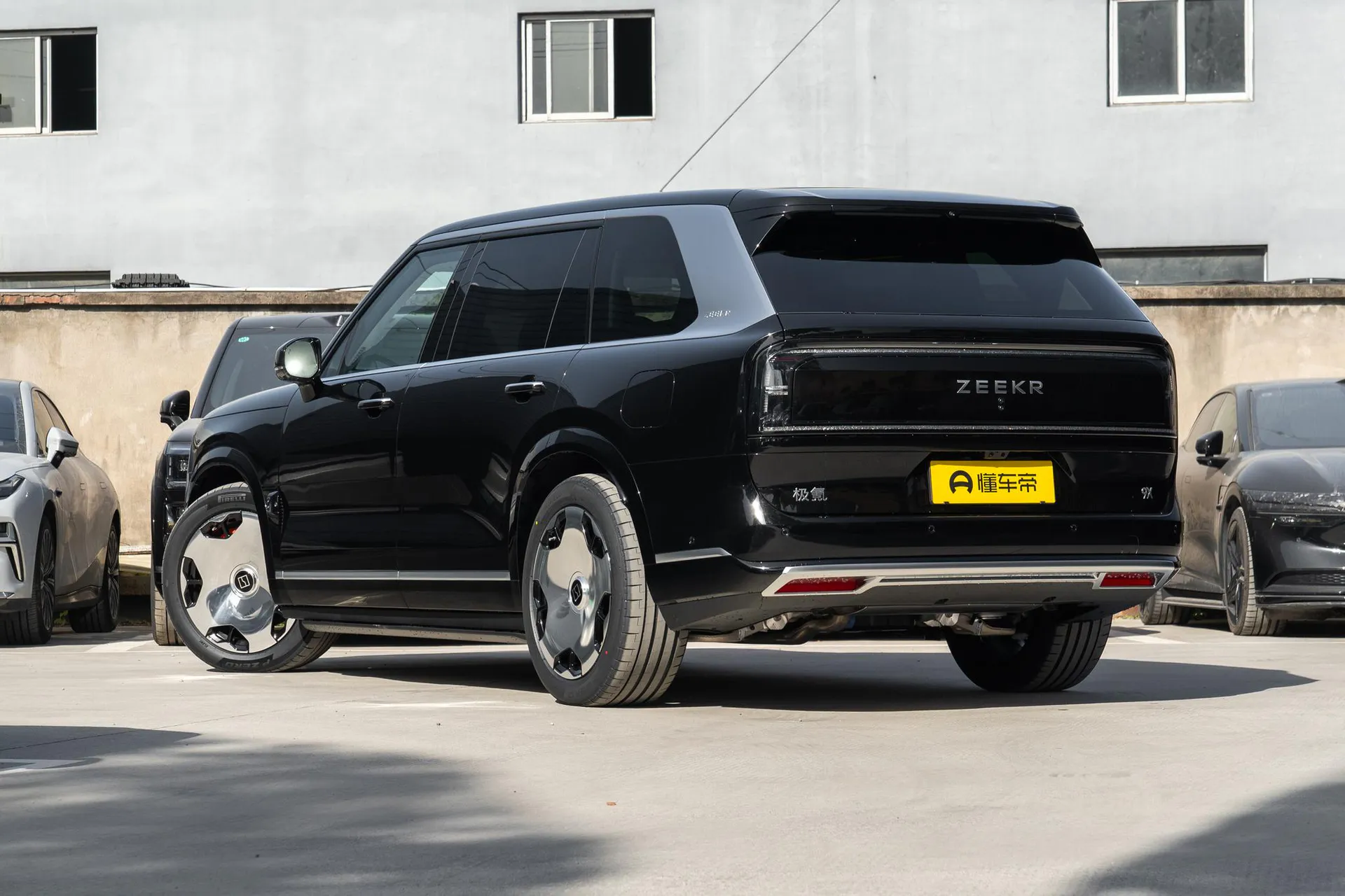  9X Hyper 70kWh Six-Seater