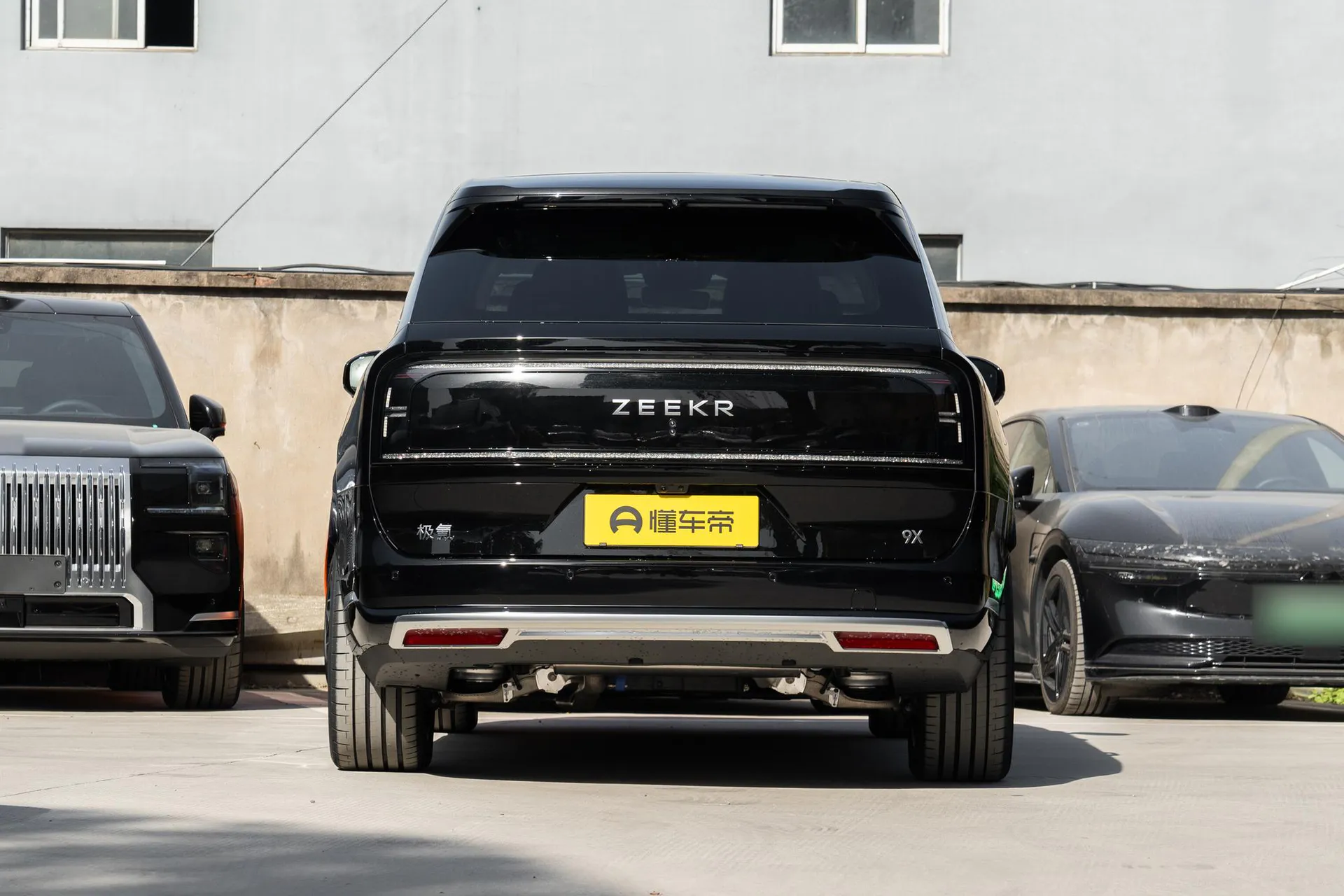  9X Hyper 70kWh Six-Seater