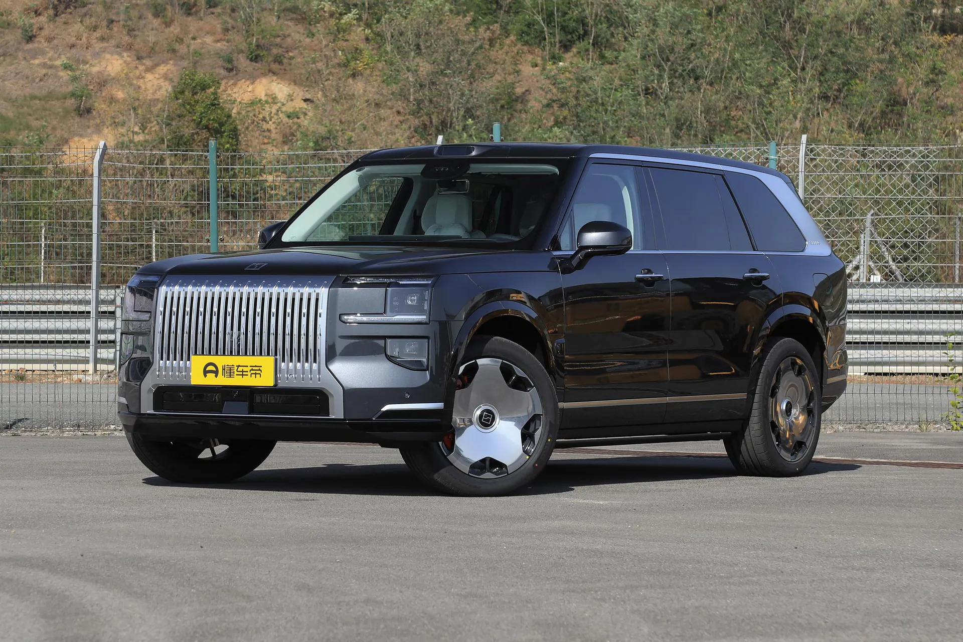  9X Hyper 70kWh Six-Seater