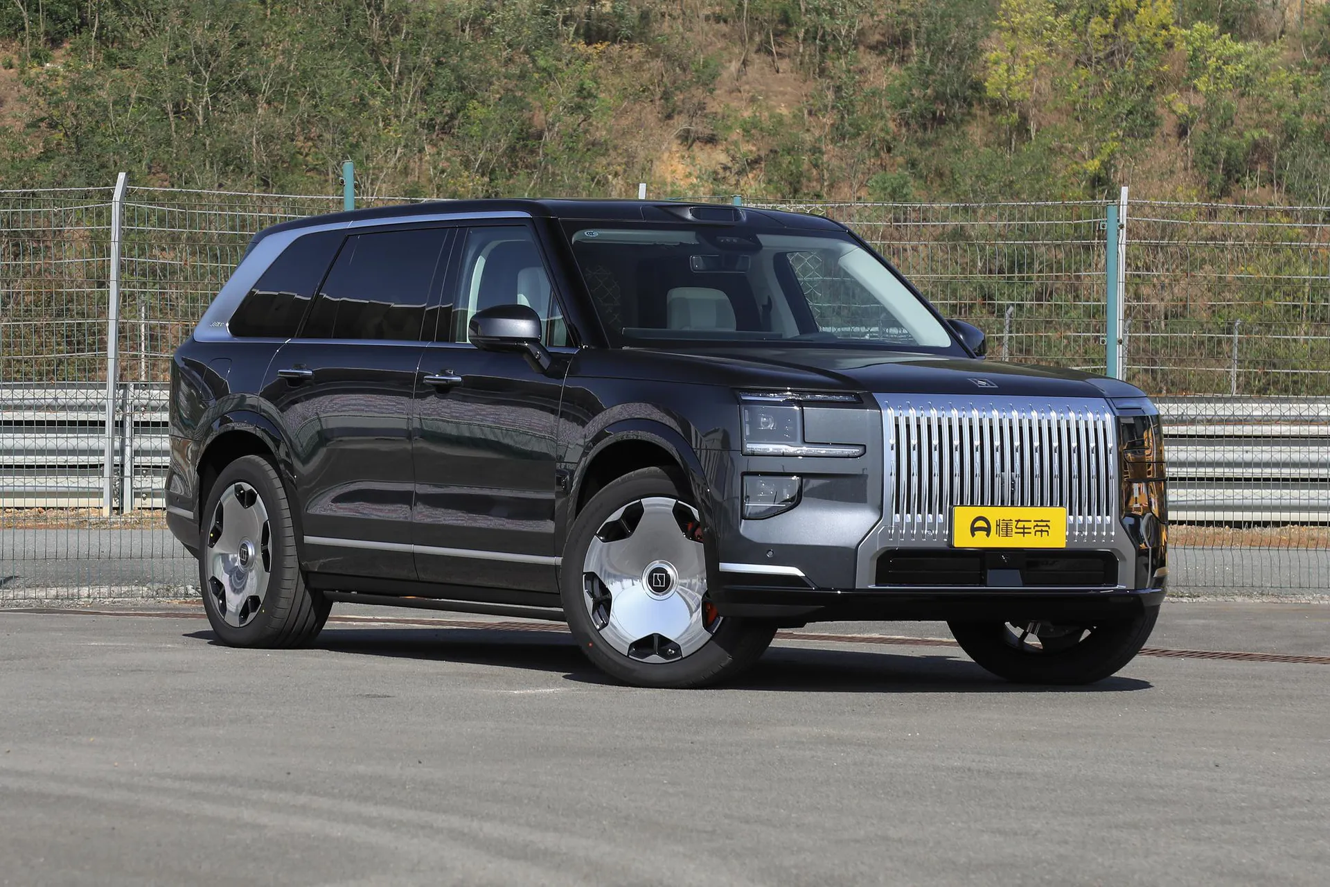  9X Hyper 70kWh Six-Seater