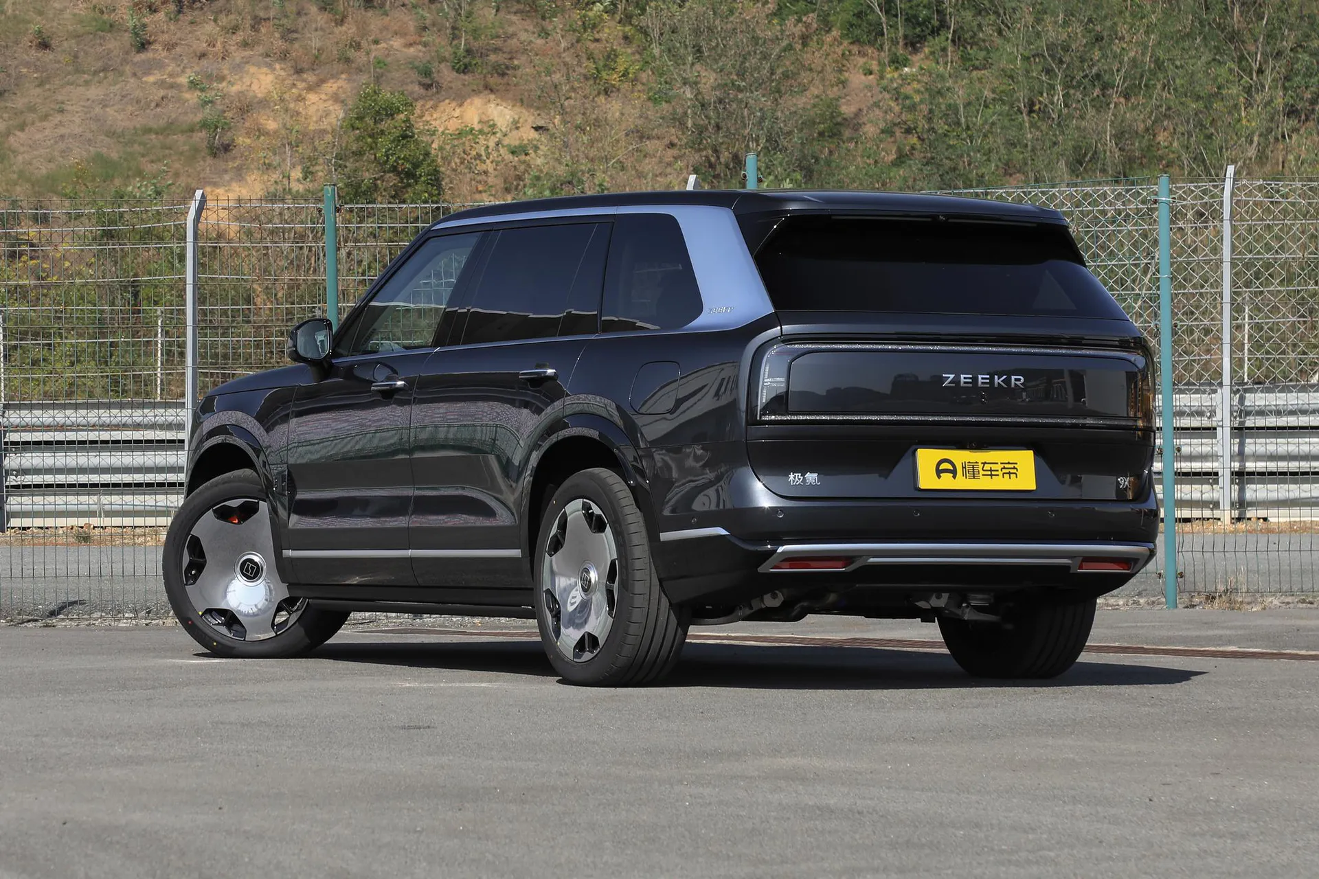  9X Hyper 70kWh Six-Seater
