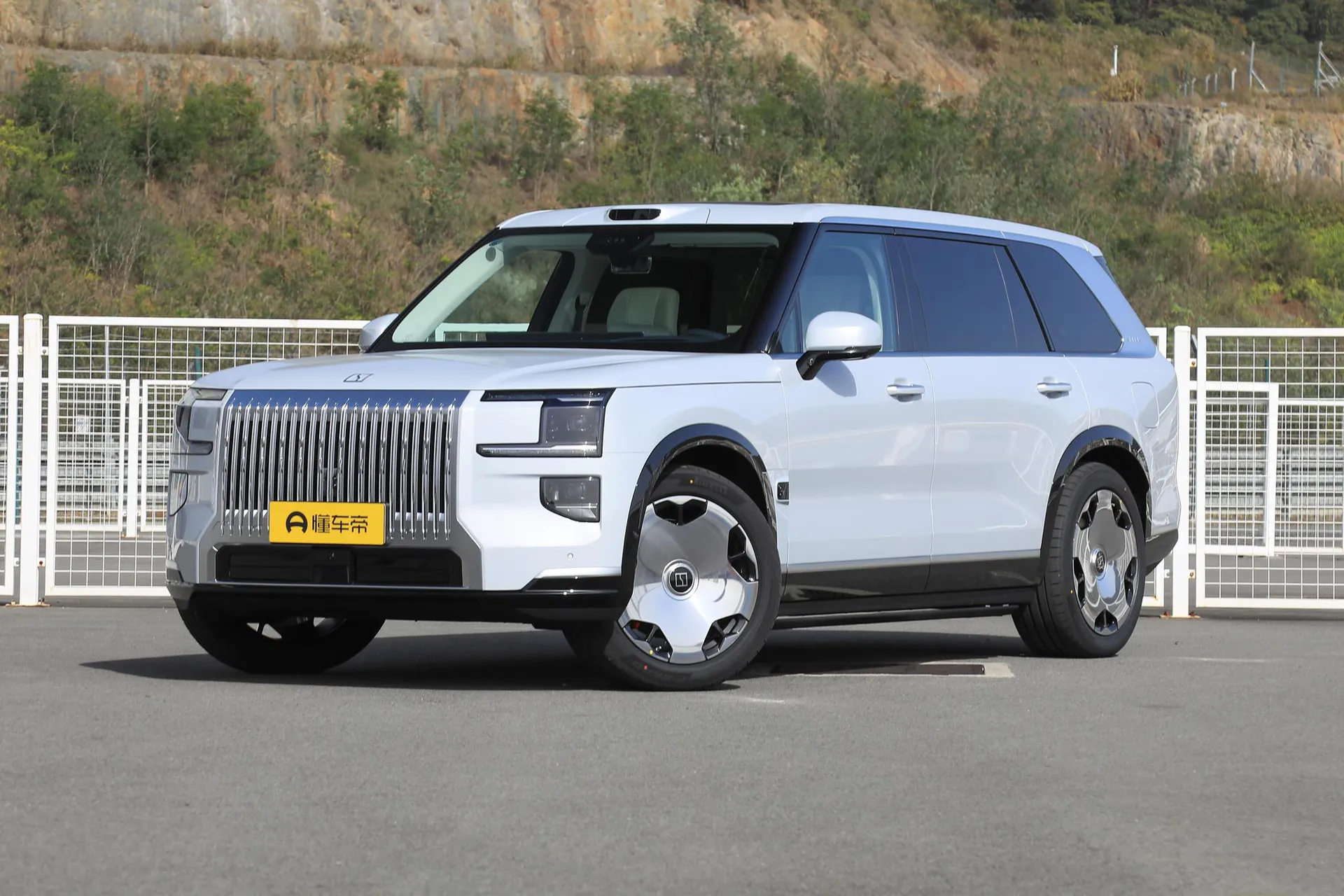  9X Hyper 70kWh Six-Seater