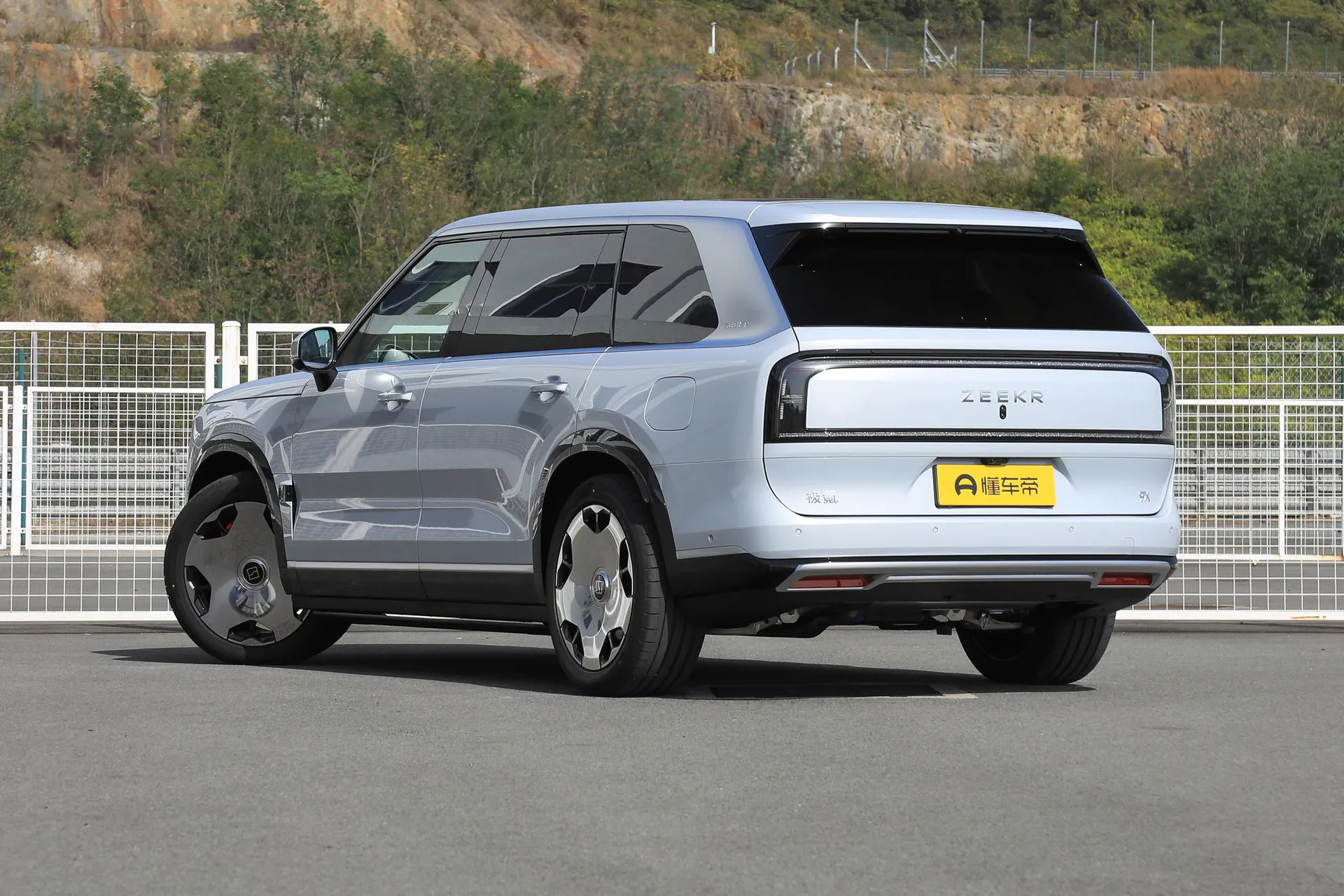  9X Hyper 70kWh Six-Seater
