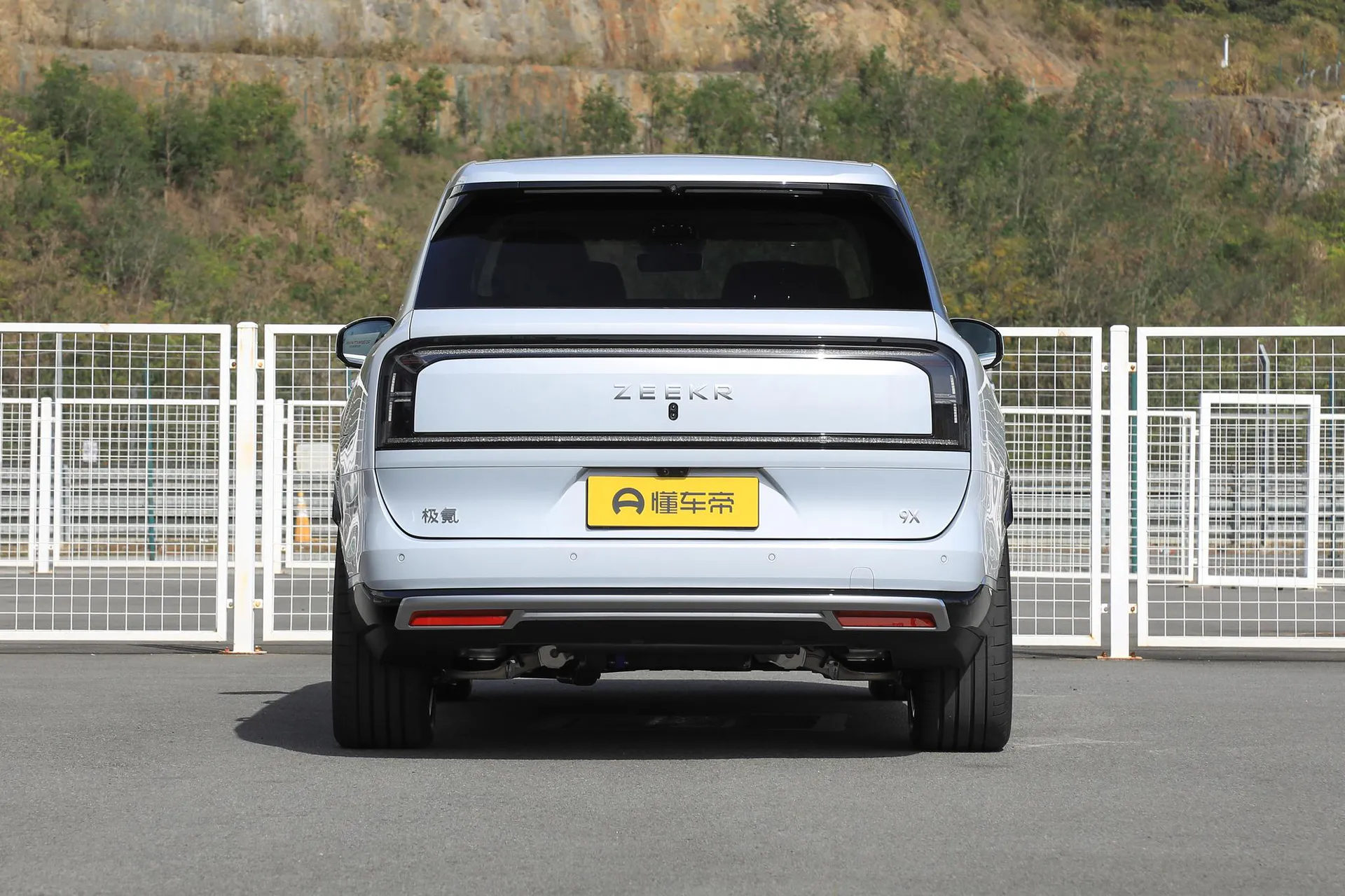  9X Hyper 70kWh Six-Seater