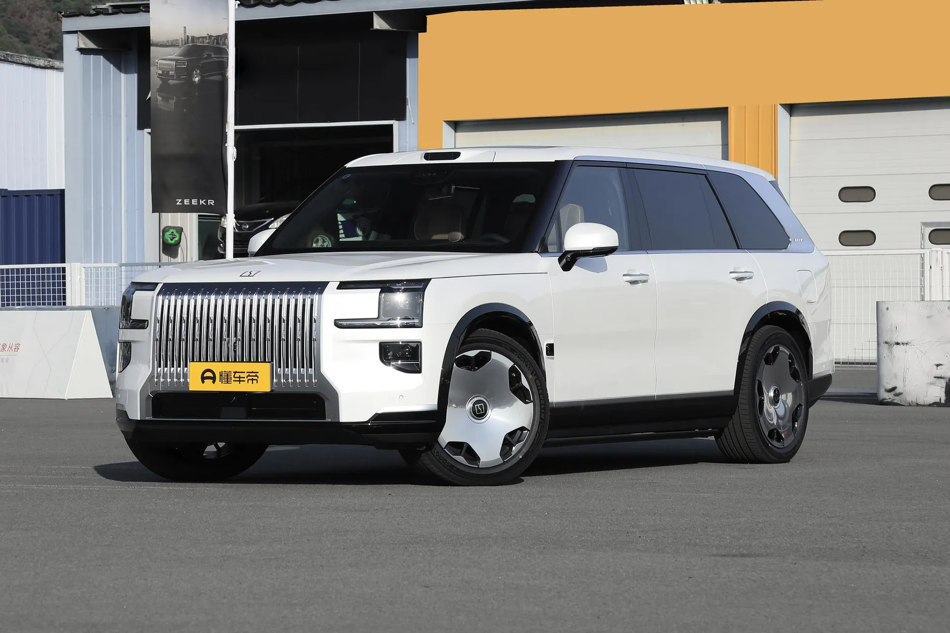  9X Hyper 70kWh Six-Seater