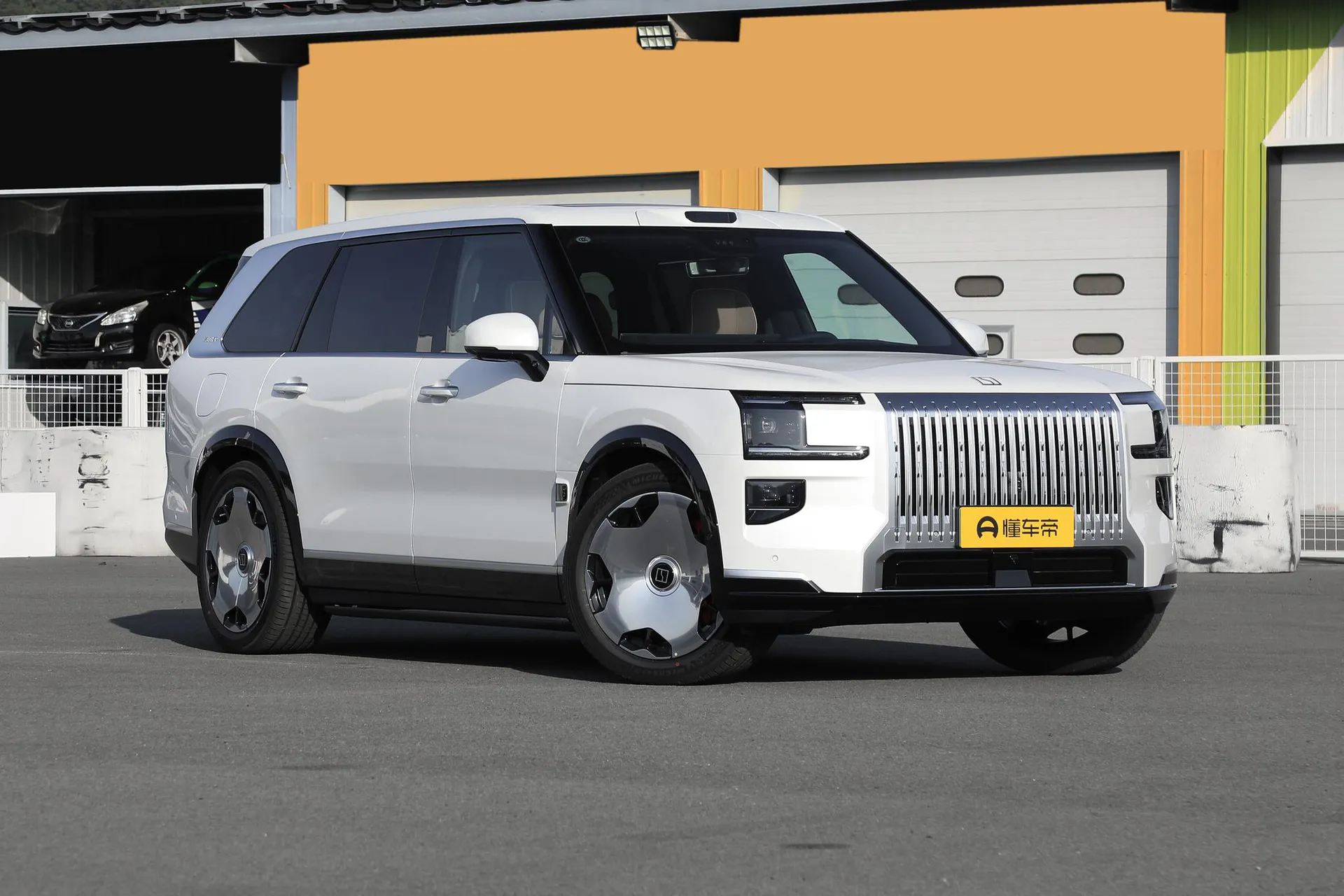  9X Hyper 70kWh Six-Seater