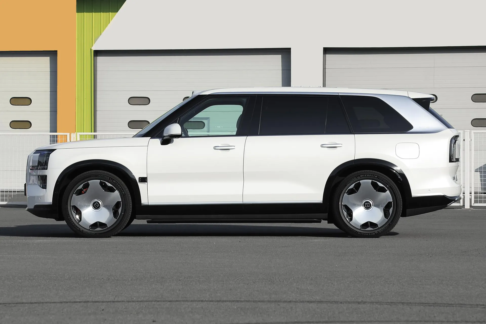  9X Hyper 70kWh Six-Seater