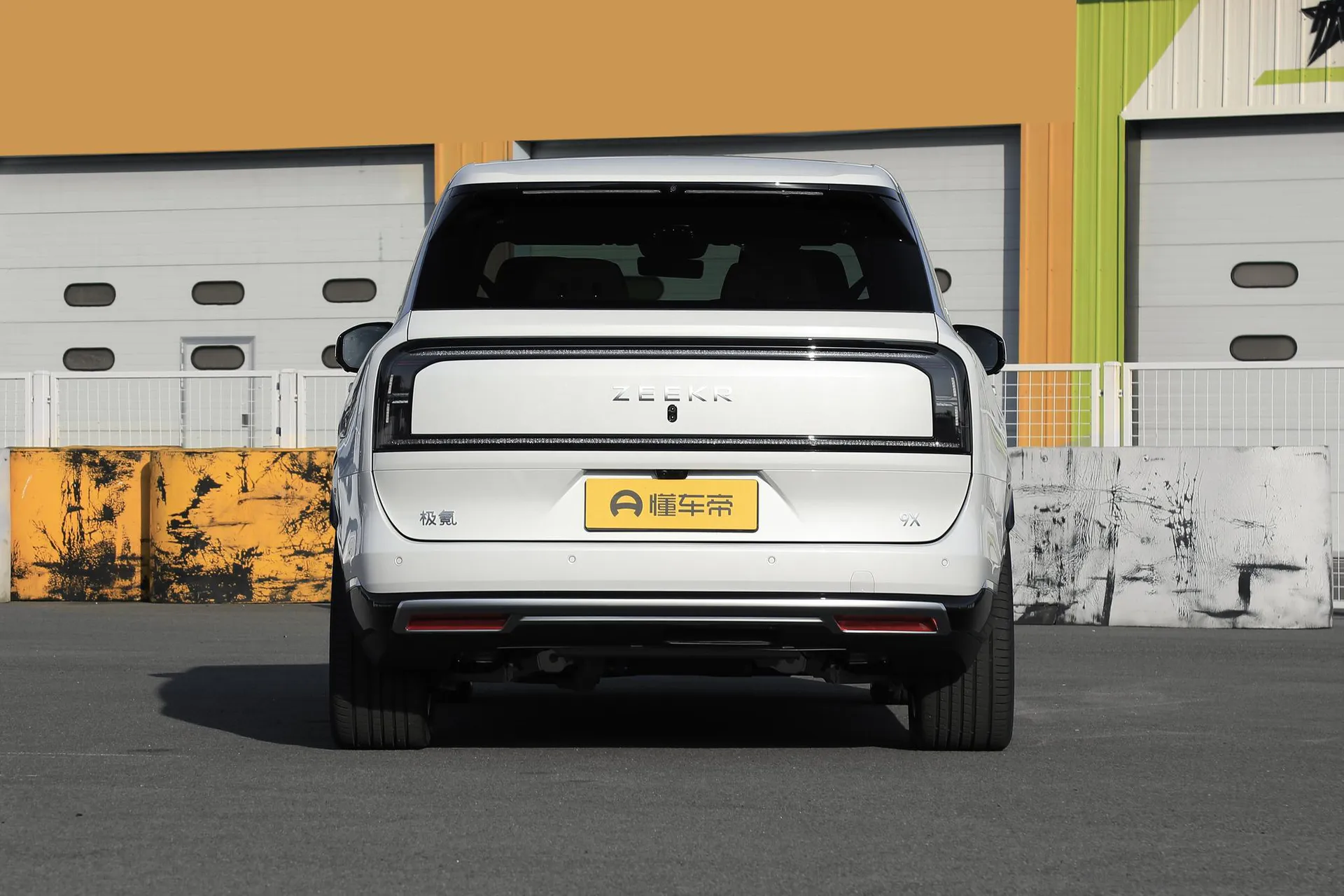  9X Hyper 70kWh Six-Seater
