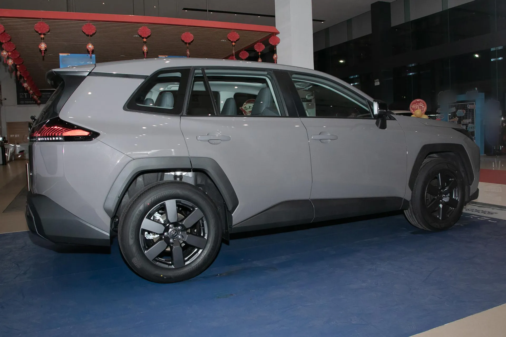  RAV4 2.0L AWD Luxury