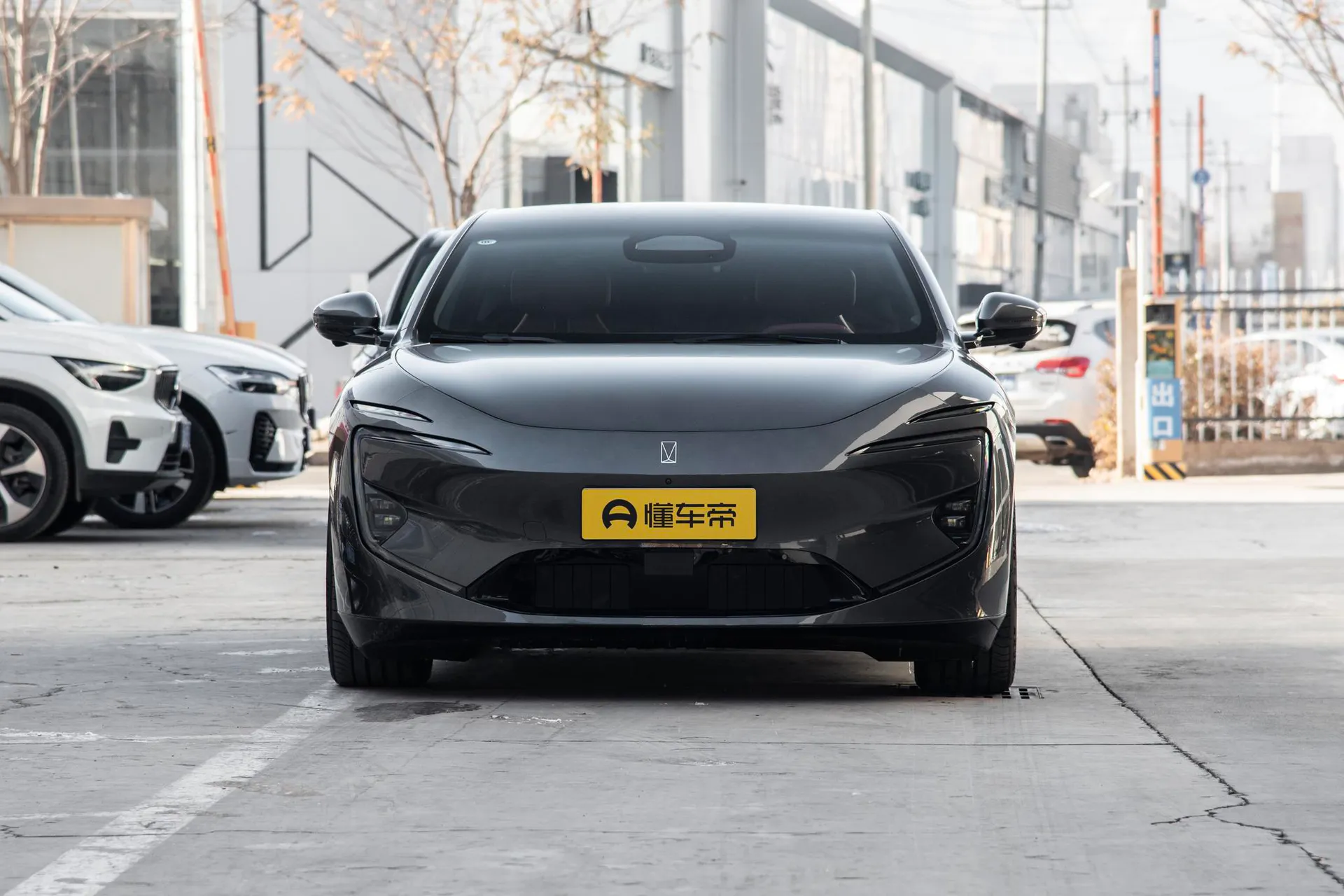  12 Ultra AWD Pure EV