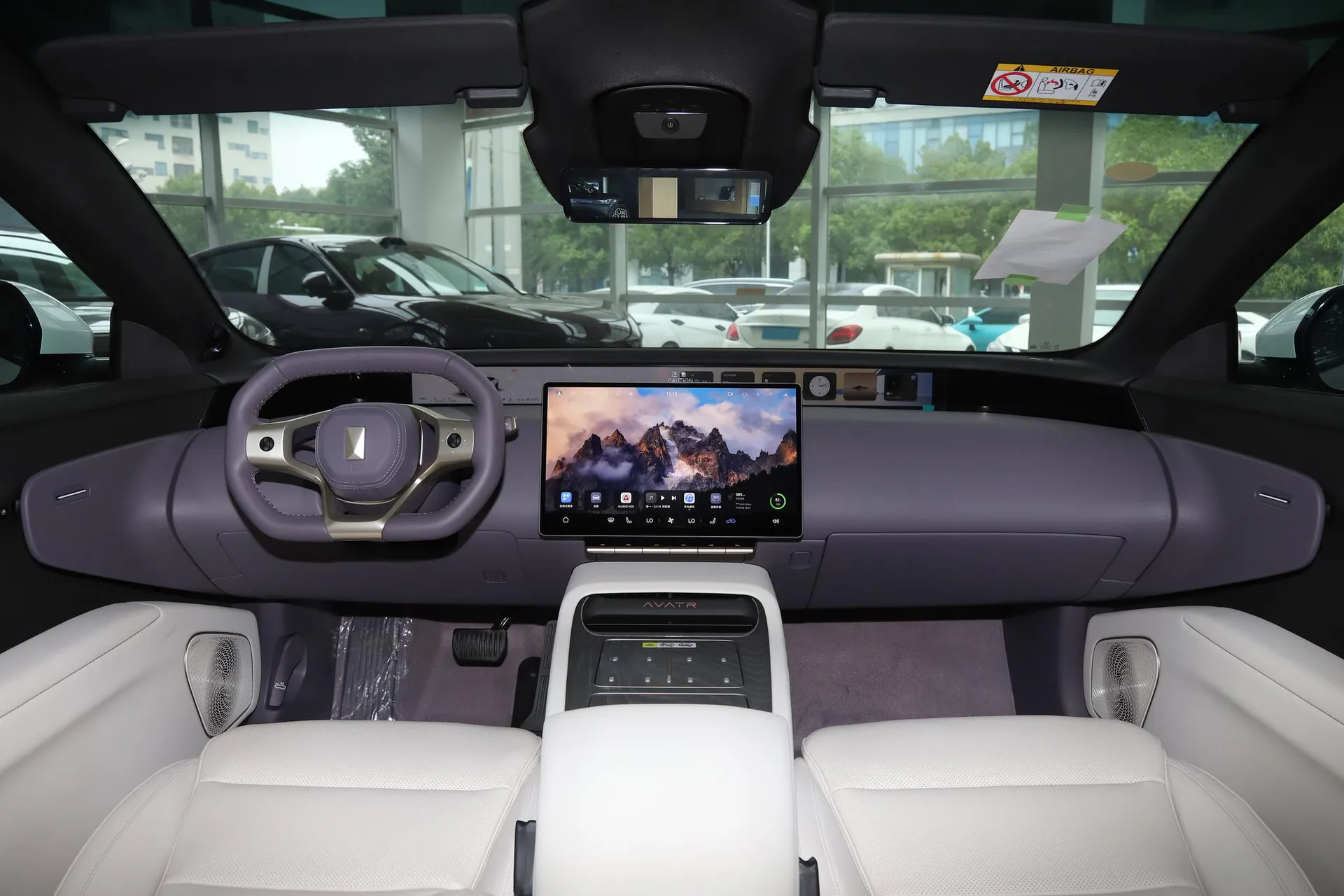  12 Ultra AWD Pure EV