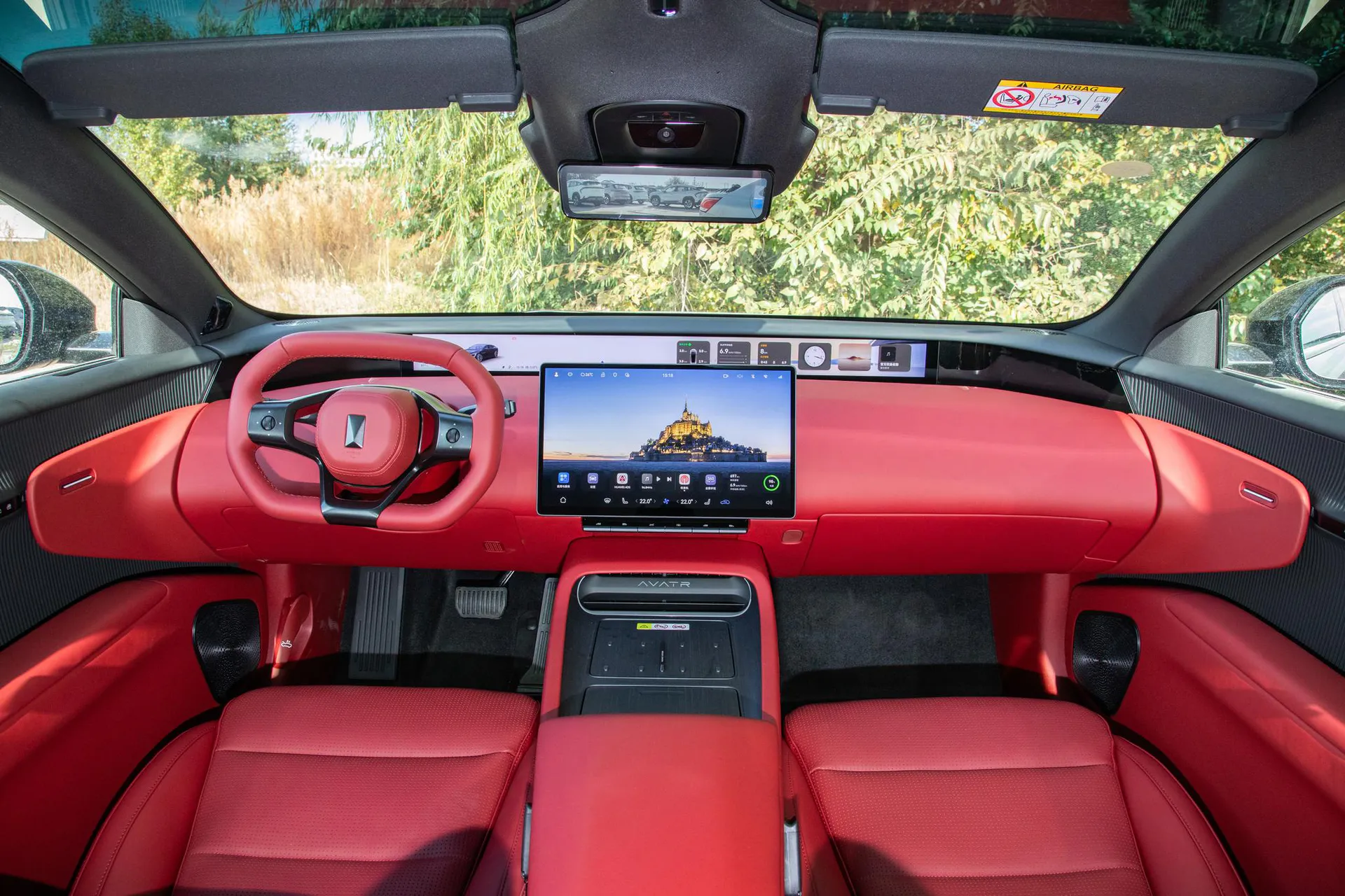  12 Ultra AWD Pure EV