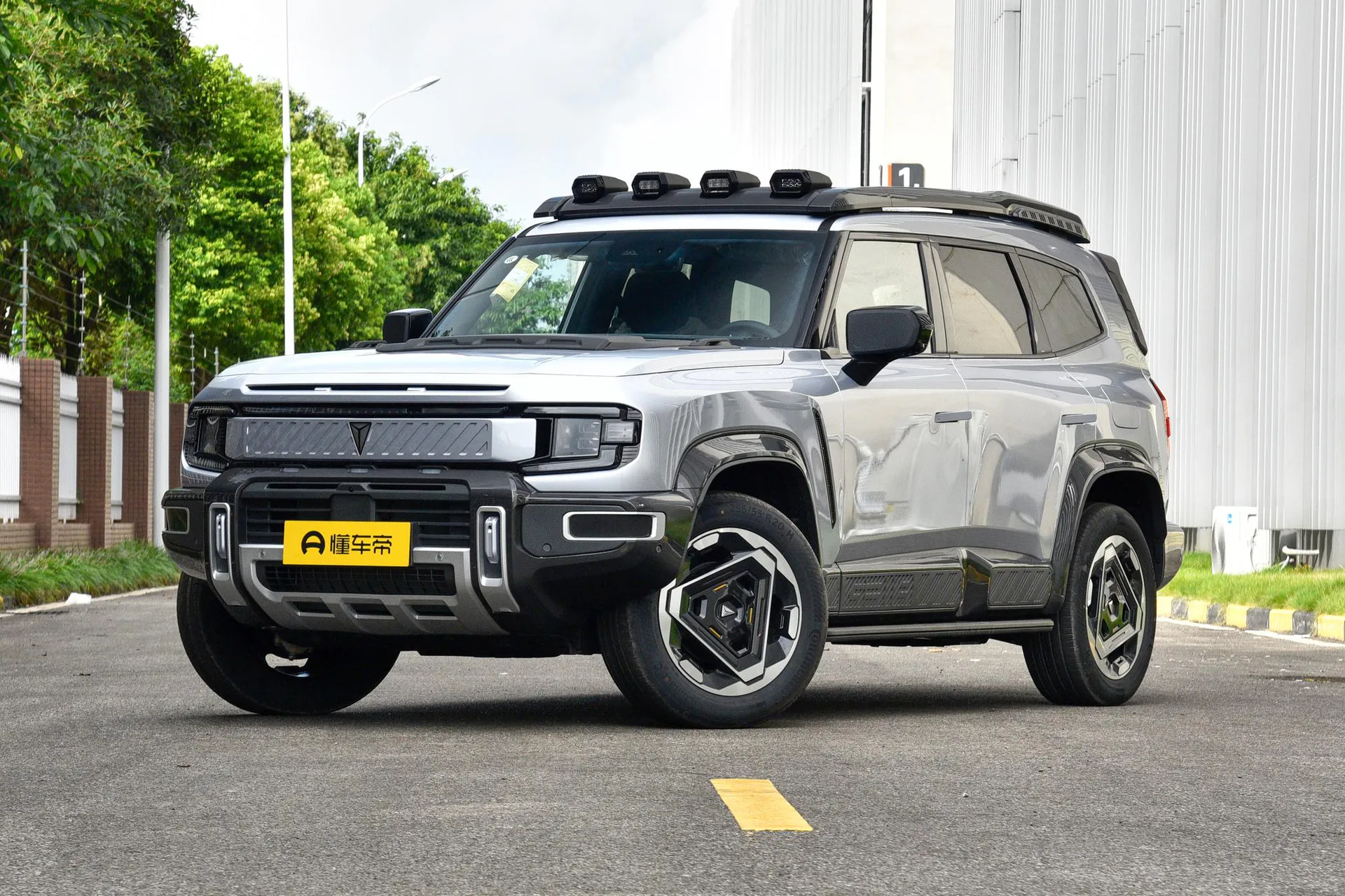  G318 Carefree Cross-Country AWD Secret Realm