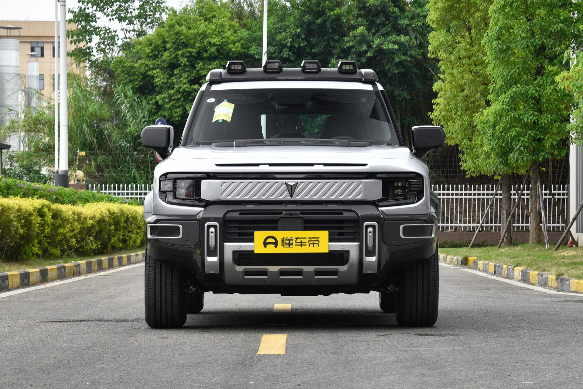  G318 Carefree Cross-Country AWD Yuanshan
