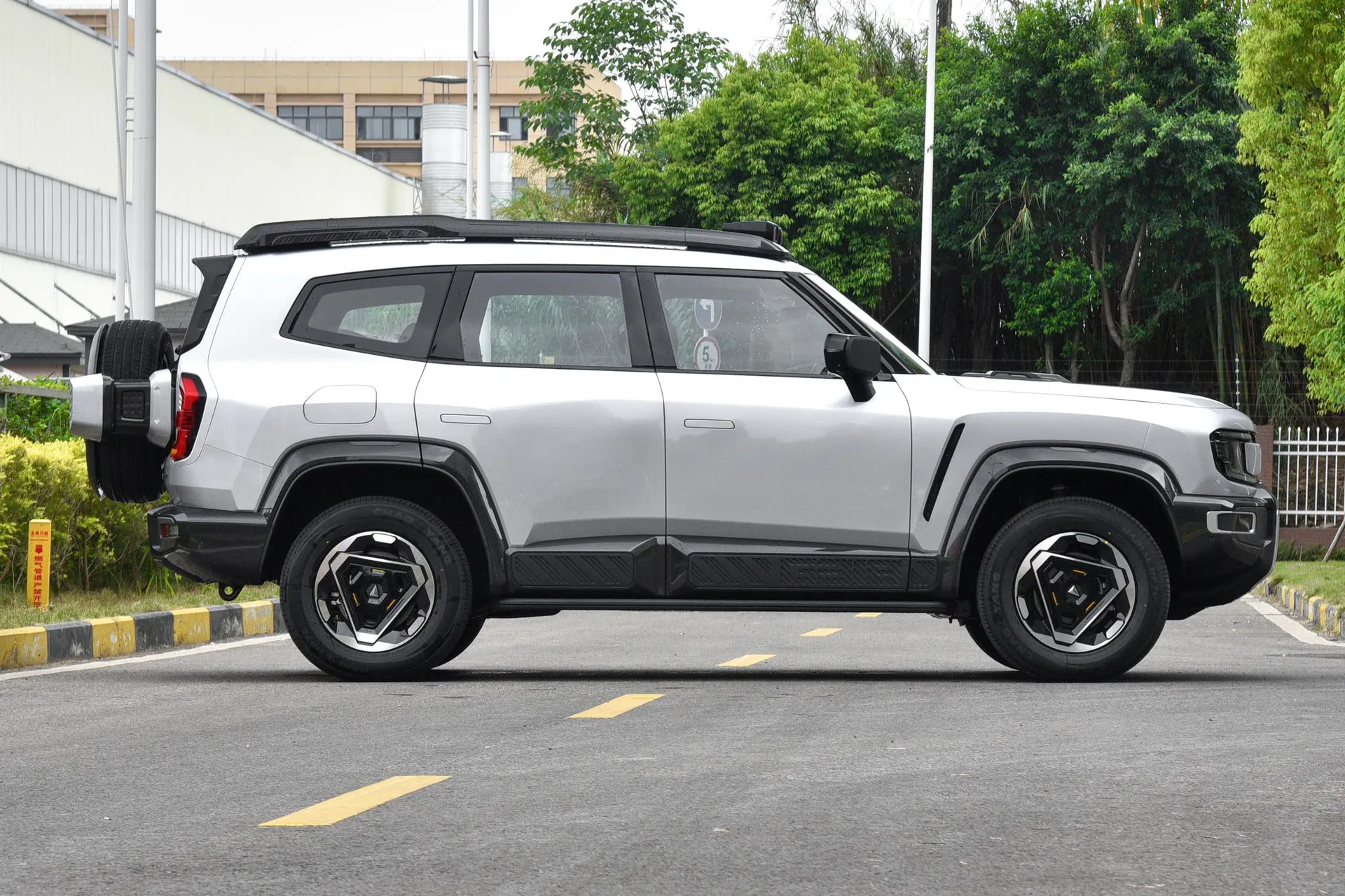  G318 Carefree Cross-Country AWD Yuanshan