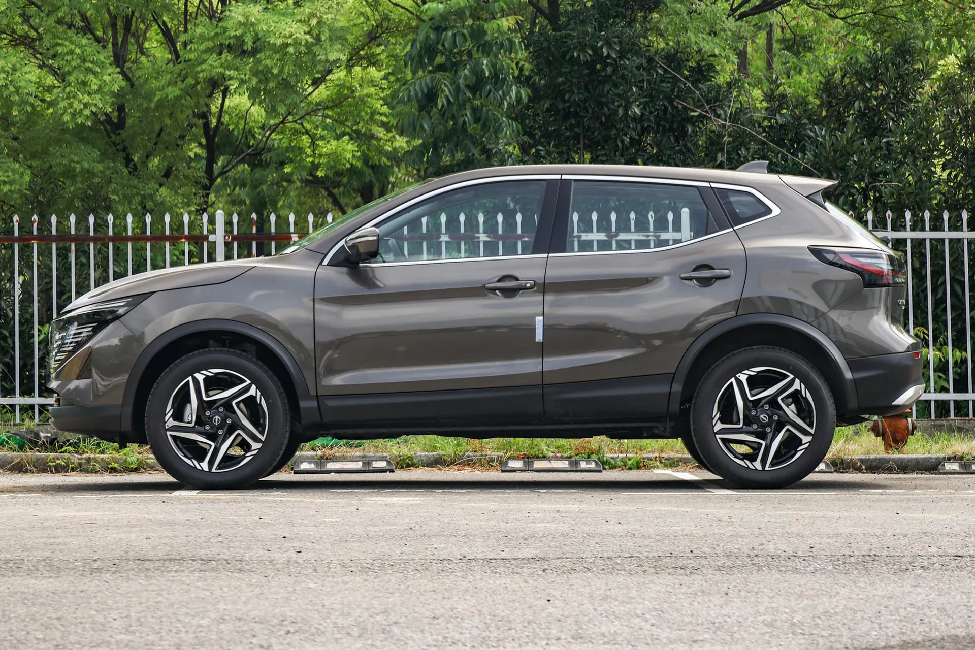  Qashqai Facelift Honor 2.0L CVT XV+ Leading