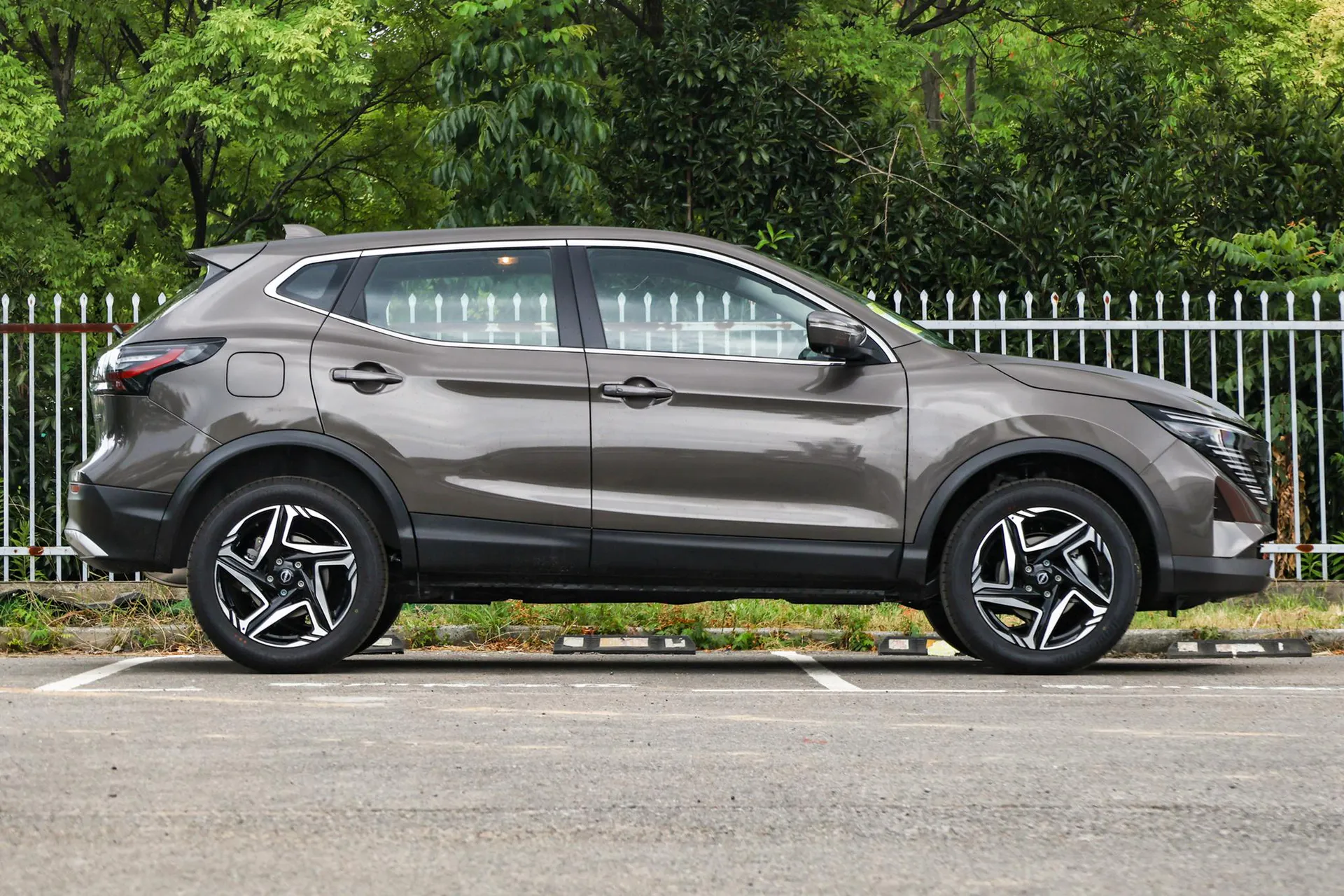  Qashqai Facelift Honor 2.0L CVT XV+ Leading