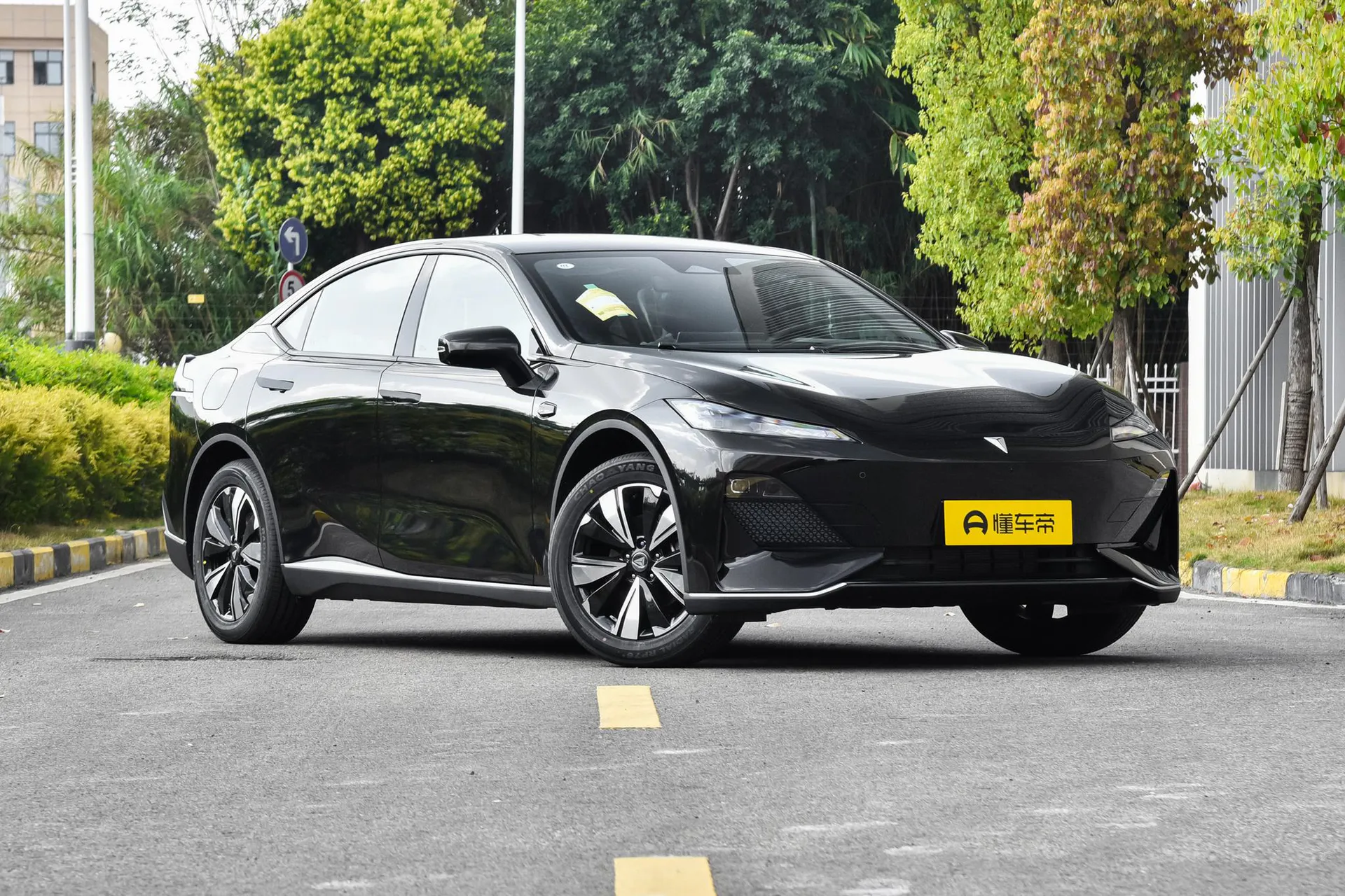  SL03 Facelift 530 Pure EV Elite