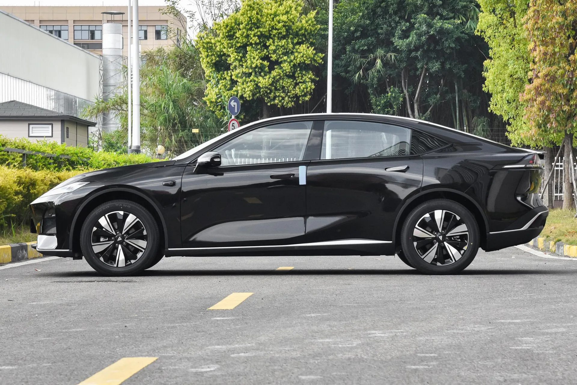  SL03 Facelift 530 Pure EV Elite