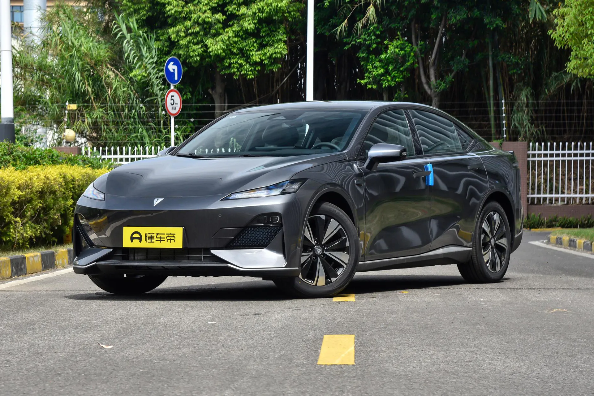  SL03 Facelift 530 Pure EV Elite
