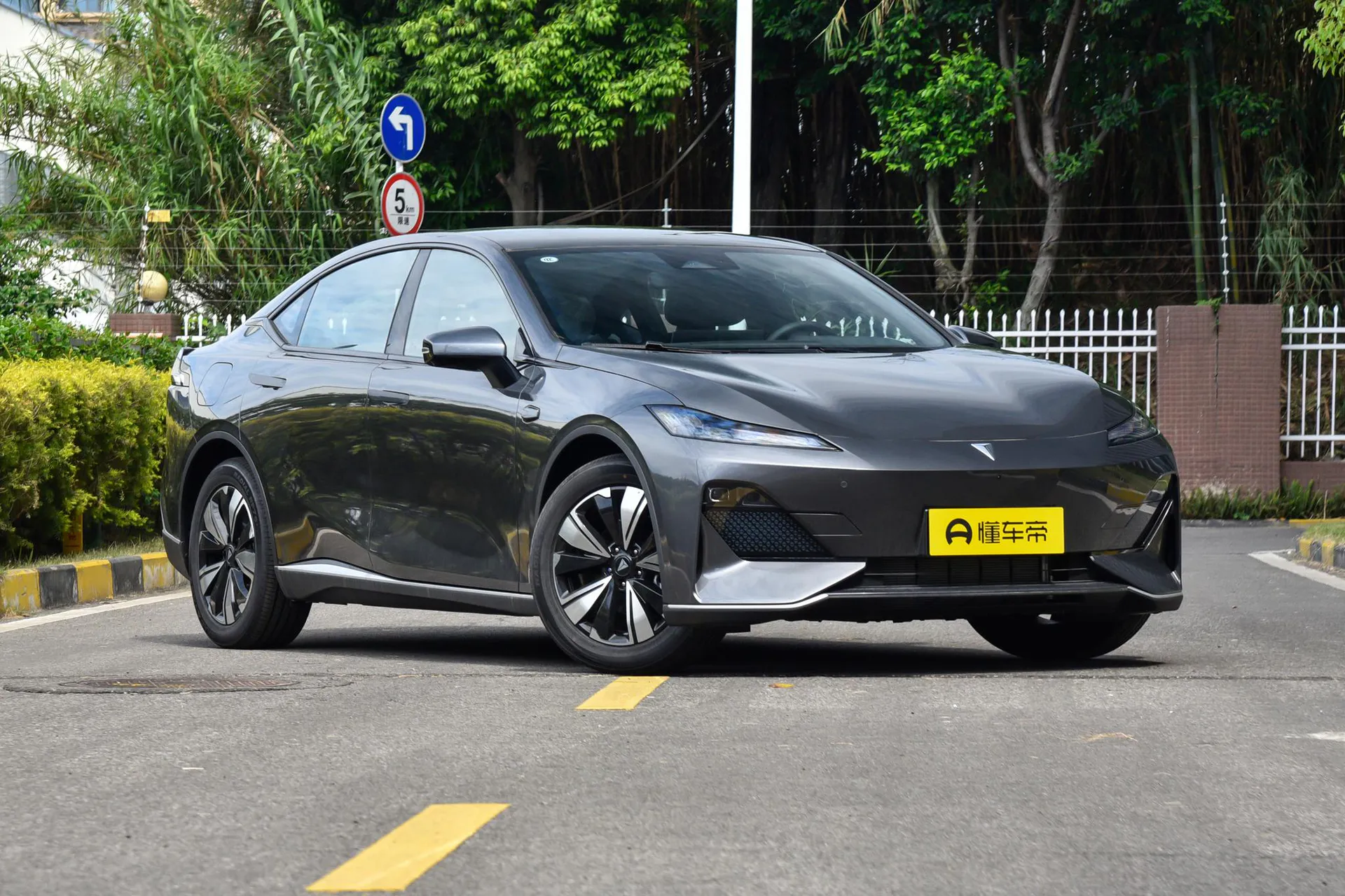  SL03 Facelift 530 Pure EV Elite