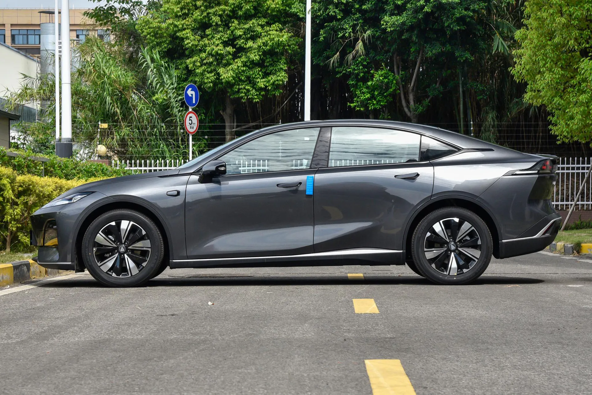  SL03 Facelift 530 Pure EV Elite