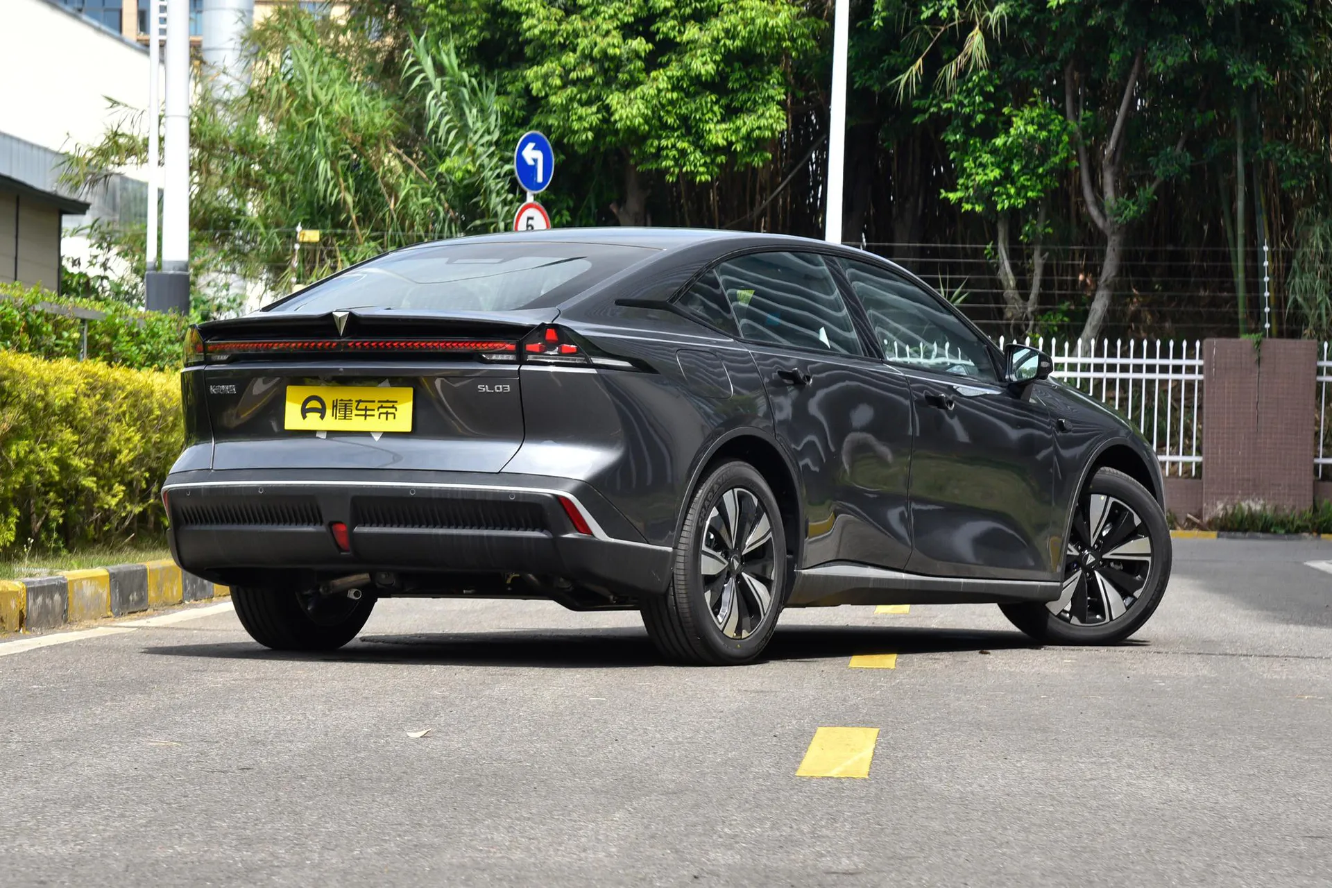 SL03 Facelift 530 Pure EV Elite