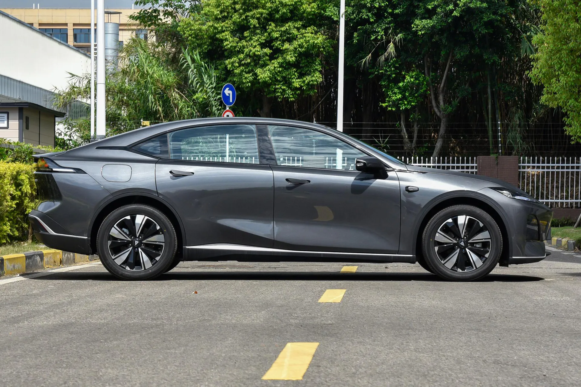  SL03 Facelift 530 Pure EV Elite