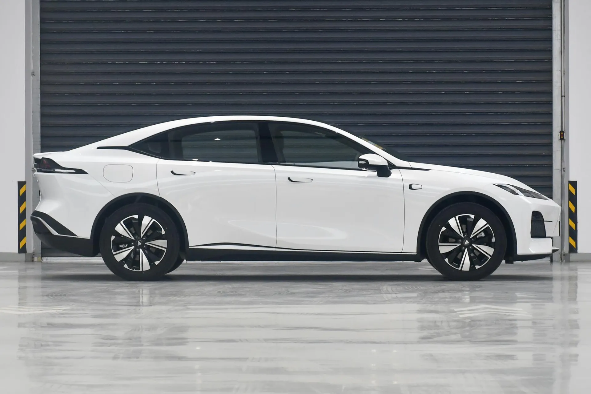  SL03 Facelift 530 Pure EV Elite