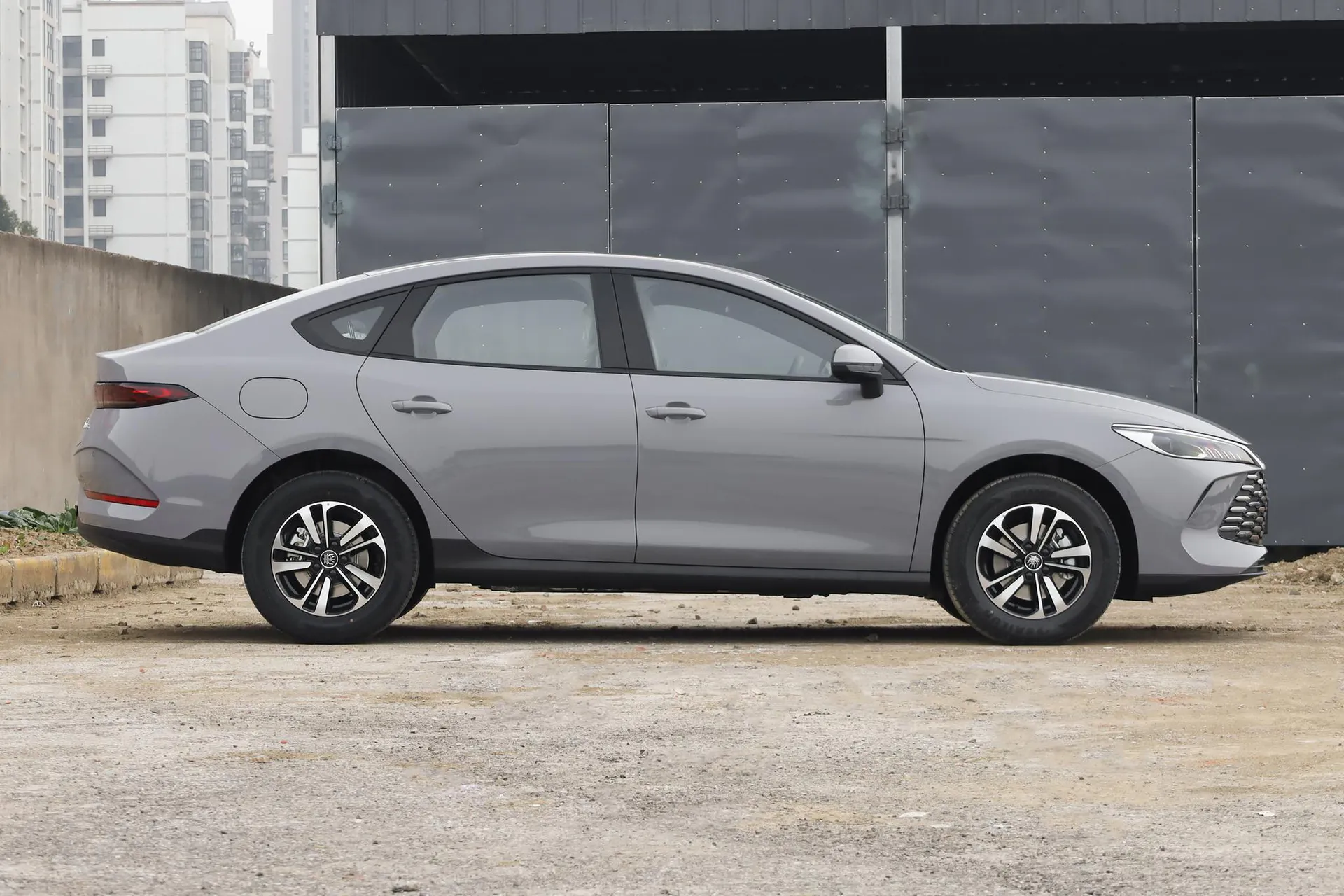  Qin Plus DM-i 210 KM Progressive