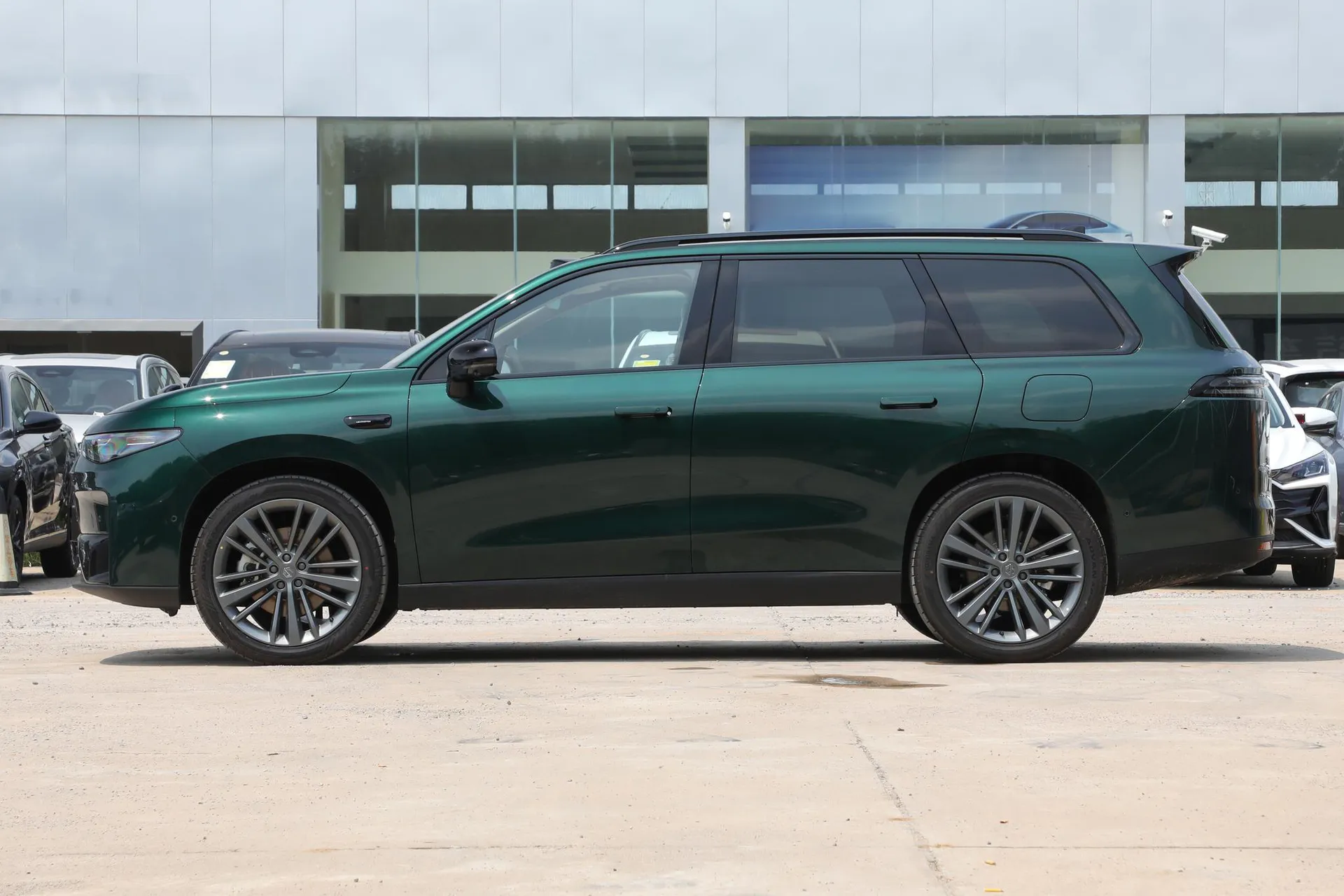  C16 Pure EV 630 LiDAR 6-Seater