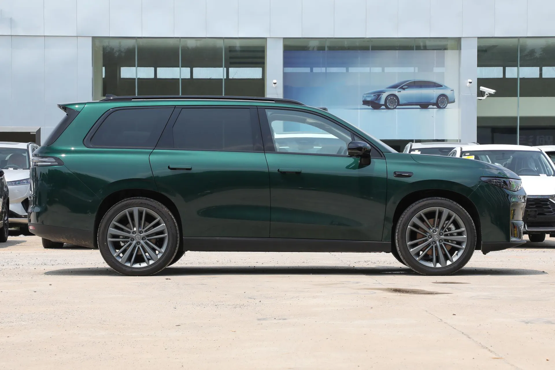  C16 Pure EV 630 LiDAR 6-Seater